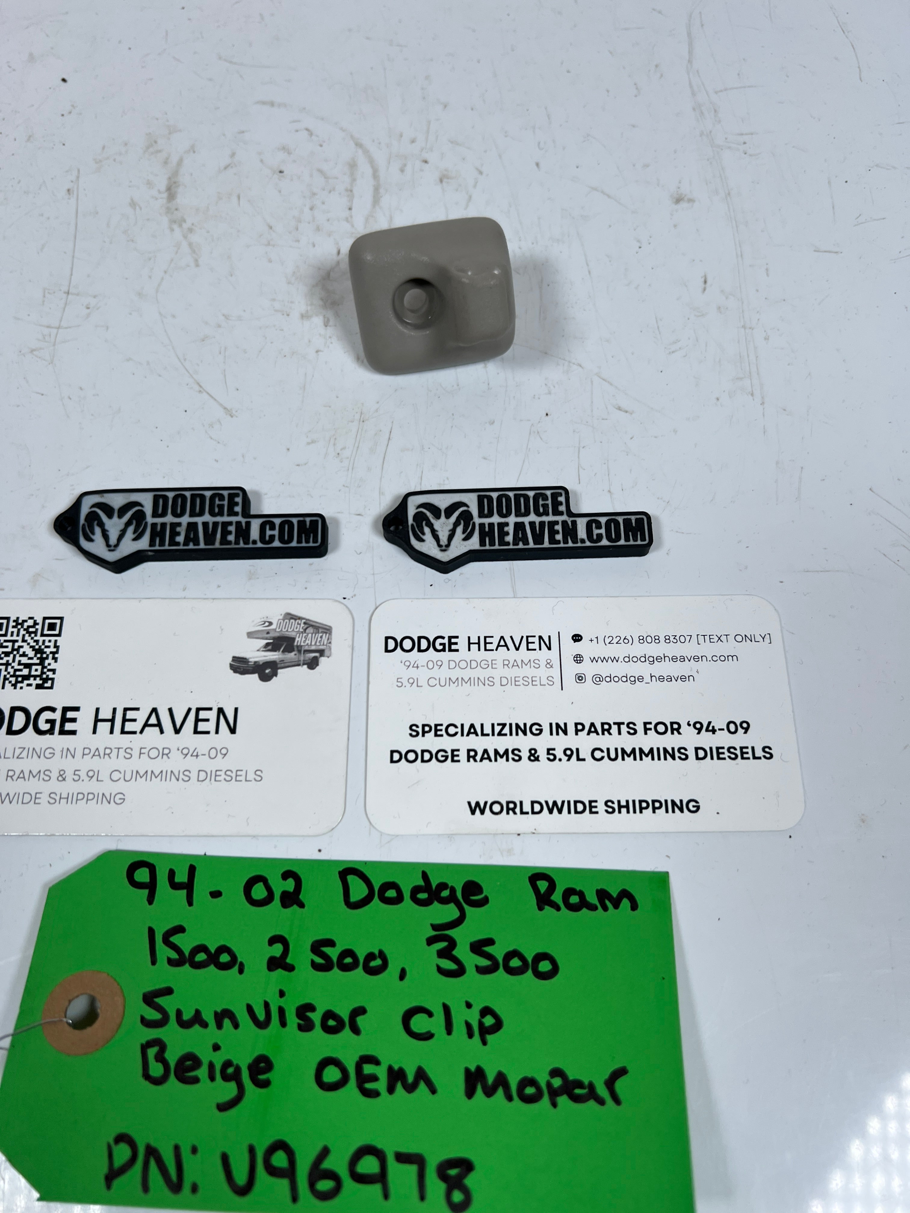 1994-2002 Dodge Ram 1500-3500 Sunvisor Clip