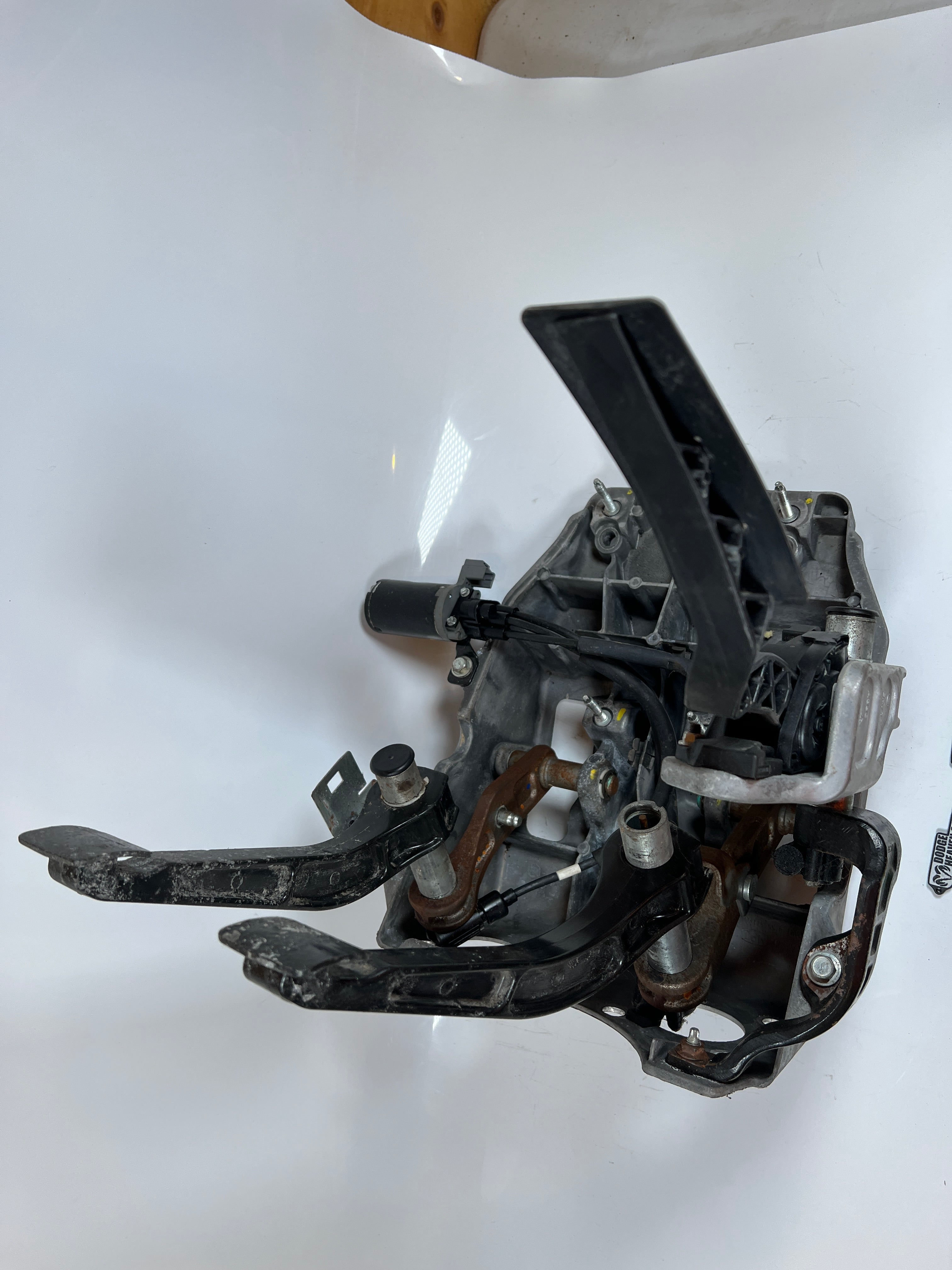 2006-2009 Dodge Ram 2500 3500 Power Adjustable Clutch Gas Brake Pedal Assembly