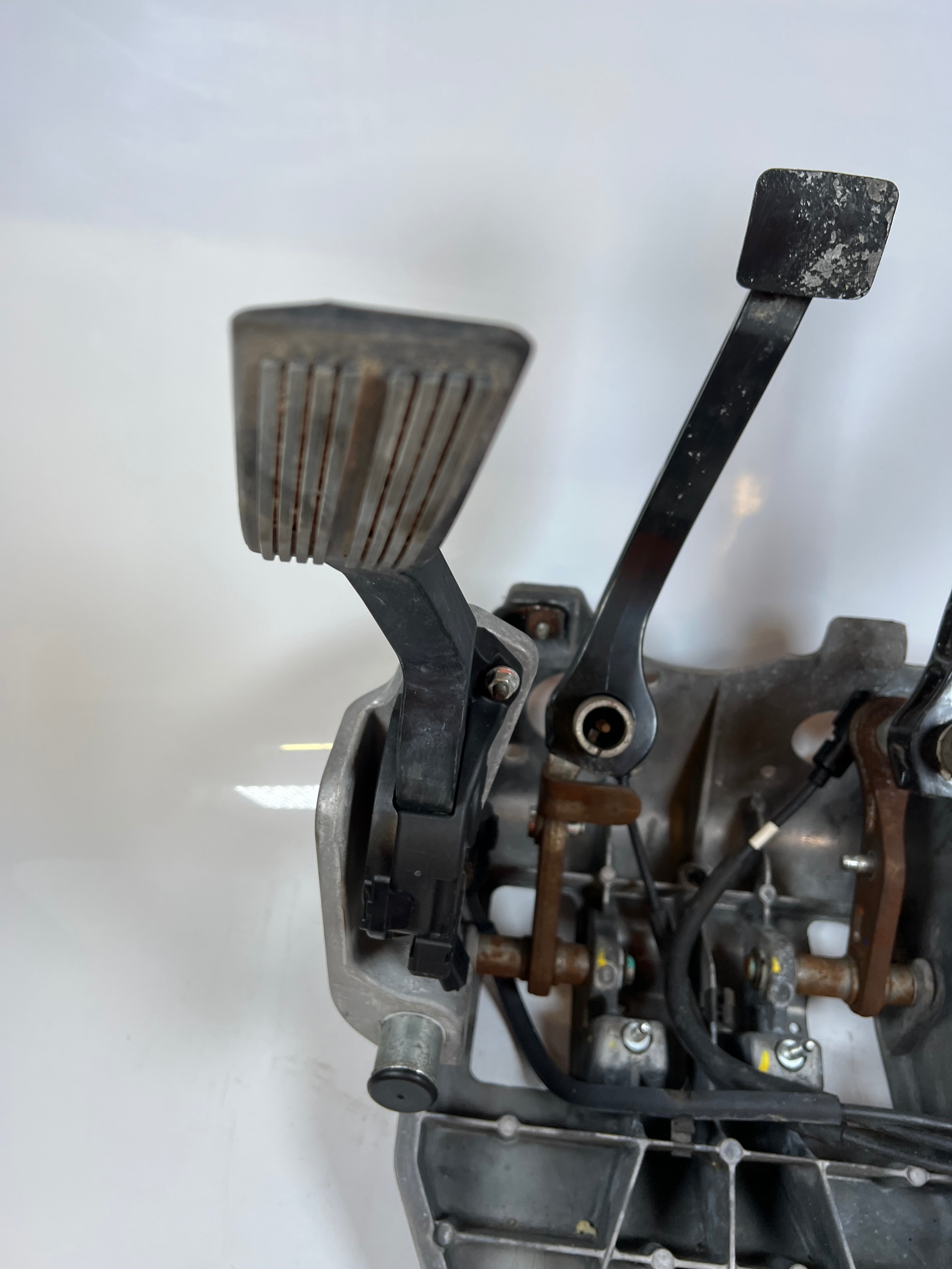 2006-2009 Dodge Ram 2500 3500 Power Adjustable Clutch Gas Brake Pedal Assembly