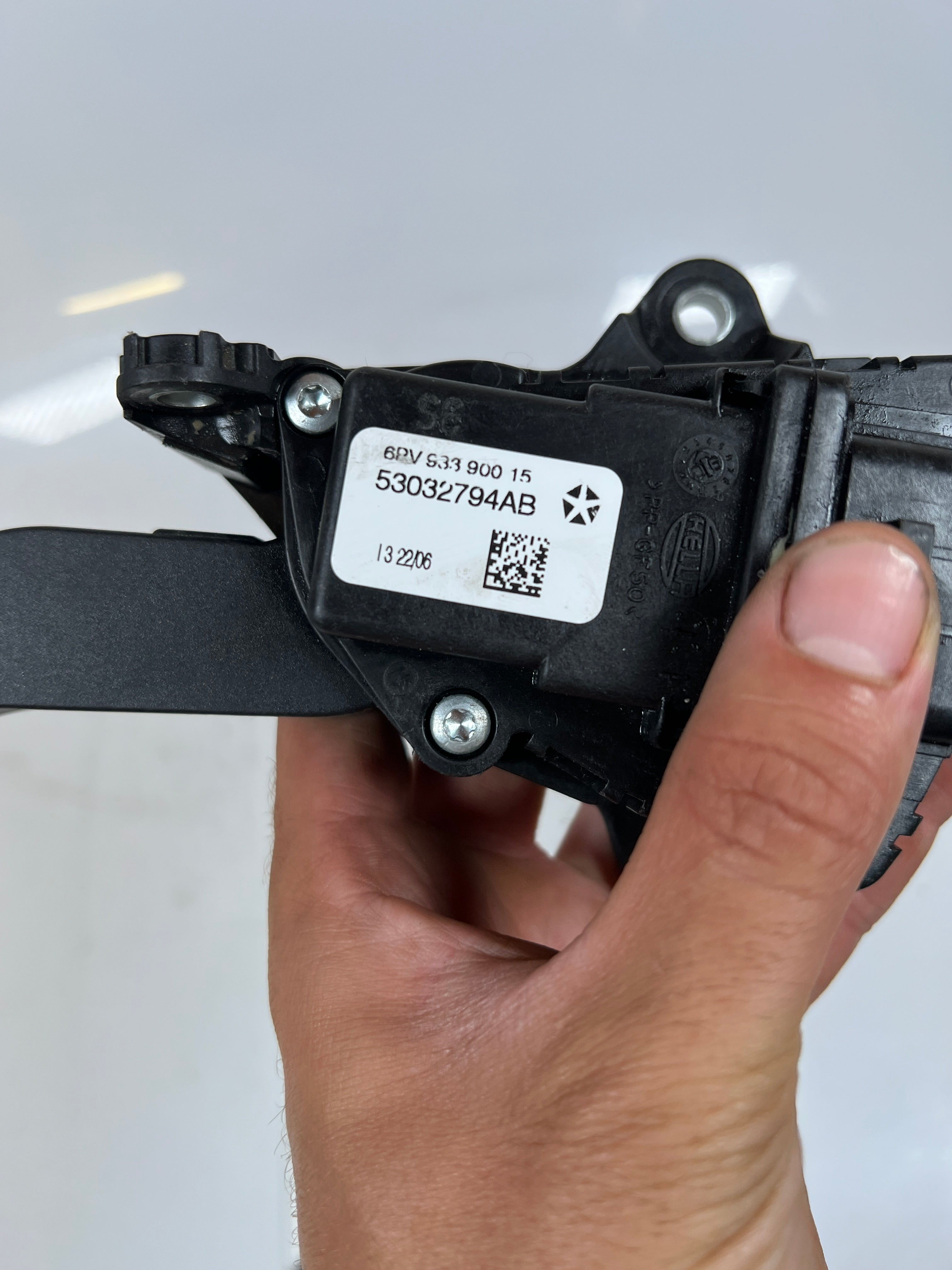 2005-2006 Dodge Ram 2500 3500 5.9L Cummins Accelerator / Gas Pedal