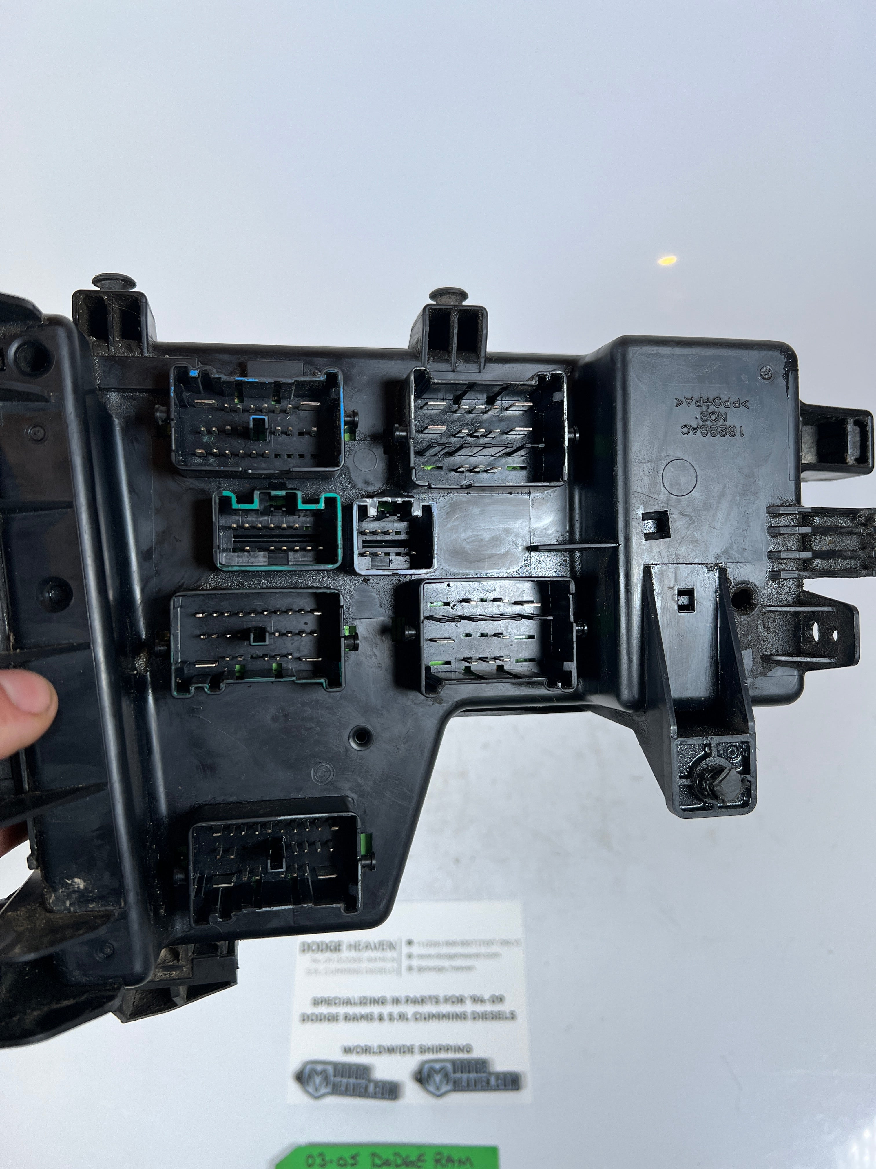 2003-2005 Dodge Ram 2500 3500 5.9L Cummins TIPM Fuse Box