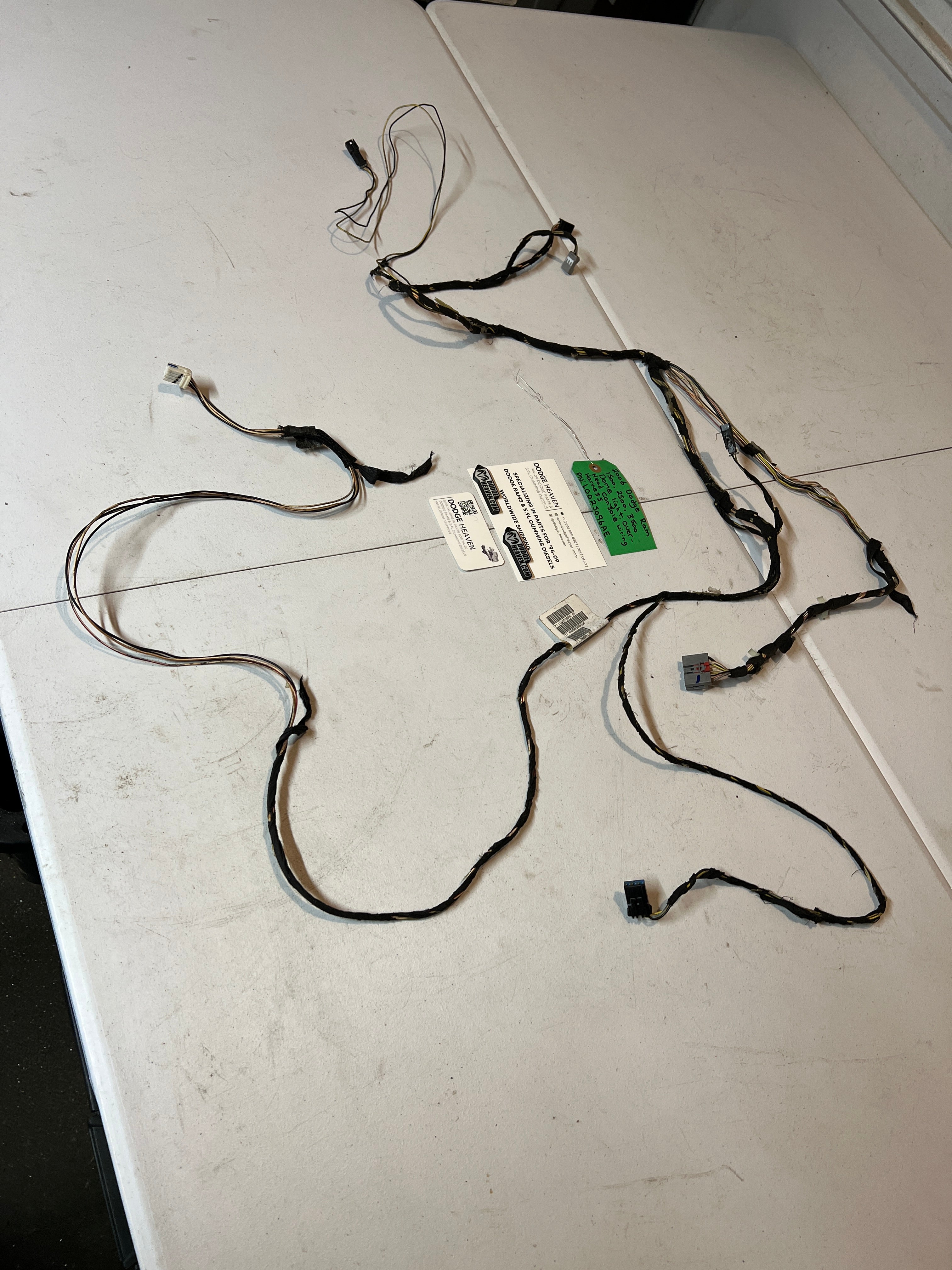 2006-2006 Dodge Ram 1500-3500 Dome Light Over Head Console Wiring Harness