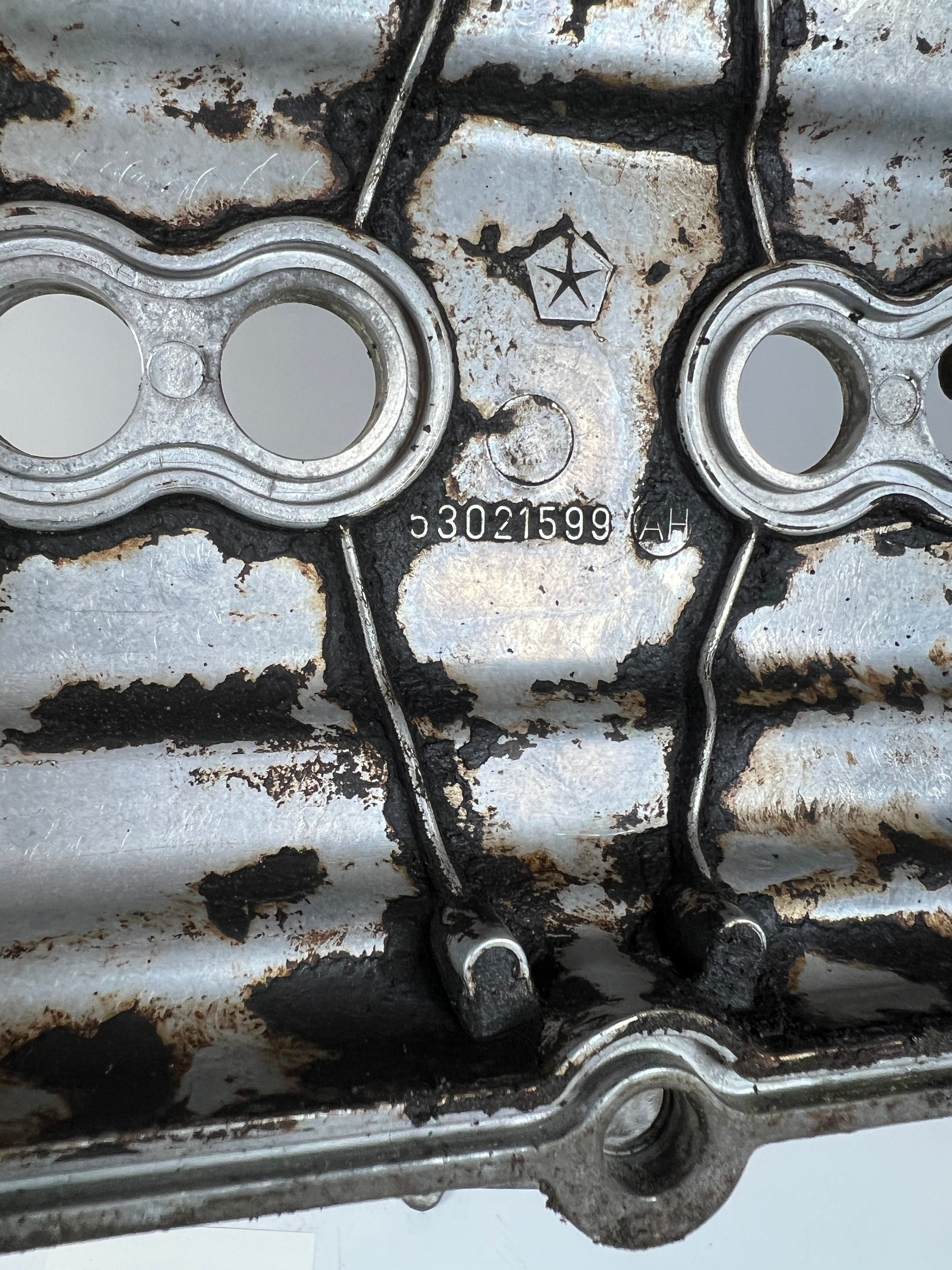 2003-2005 Dodge Ram 5.7L Hemi Aluminum Valve Cover QTY 2