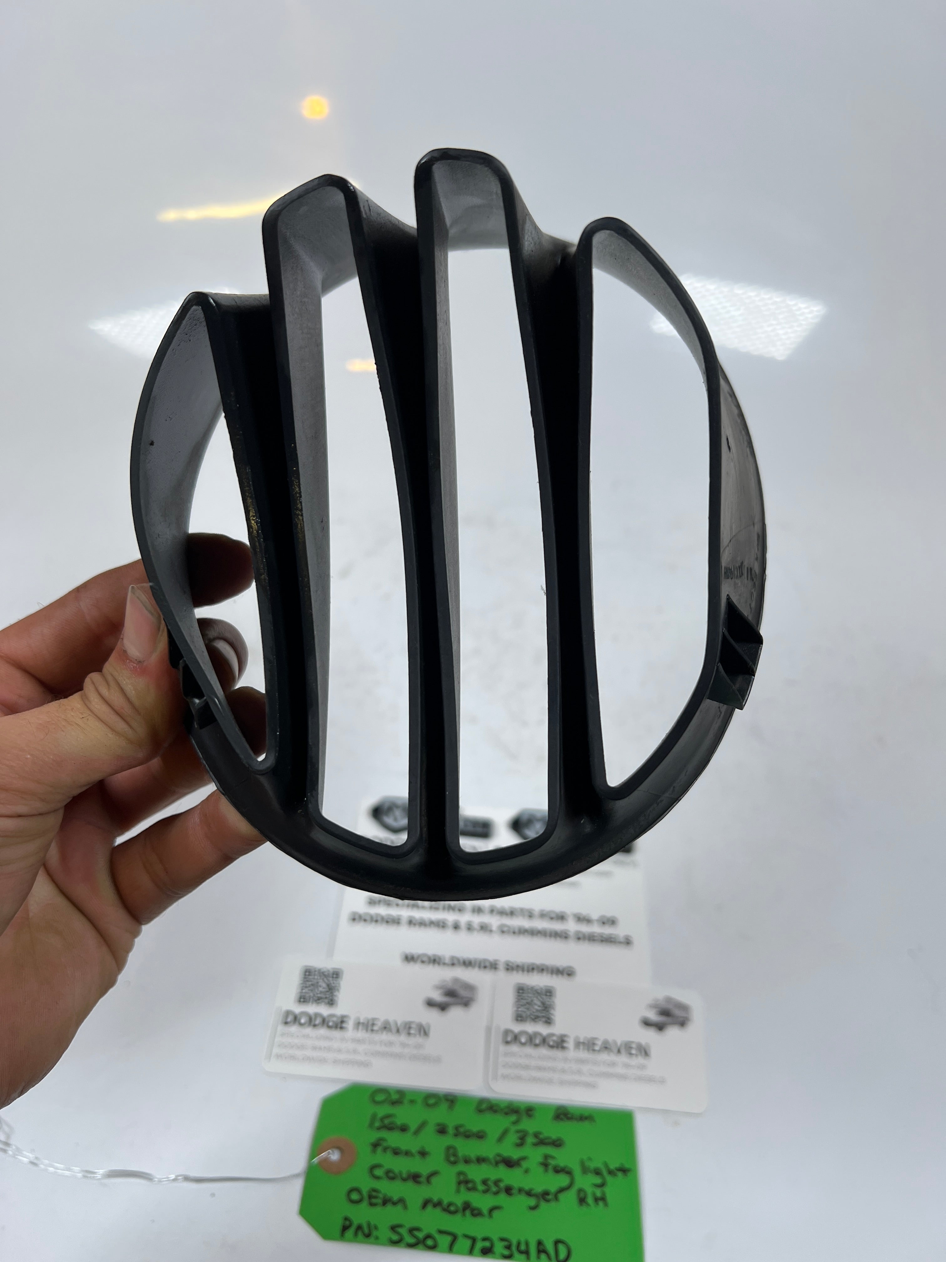 2002-2009 Dodge Ram 1500-3500 Front Bumper Fog Light Cover RH
