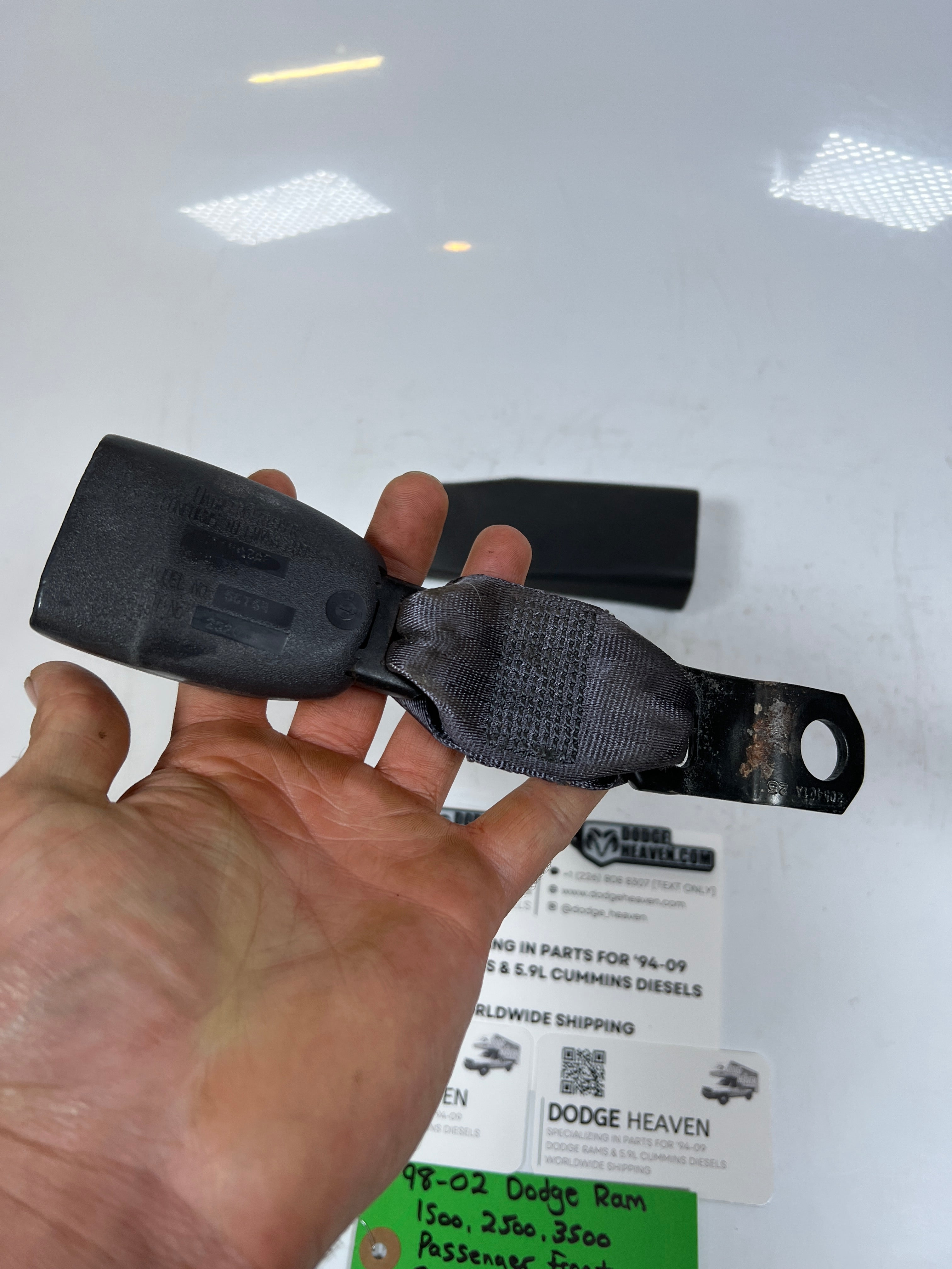 1998-2002 Dodge Ram 1500-3500 Passenger Front Seat Belt Buckle