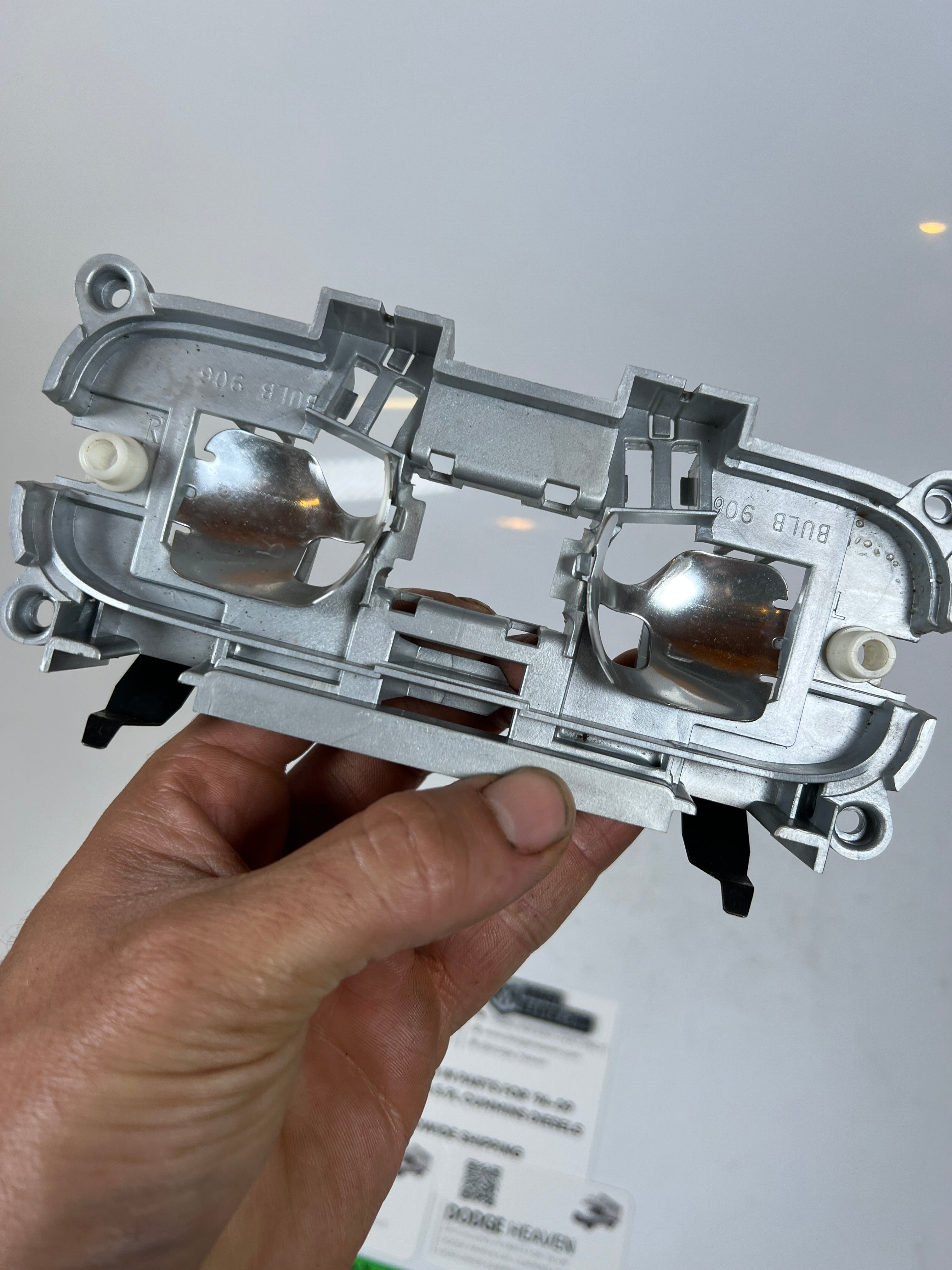 1999-2002 Dodge Ram 1500-3500 Overhead Console Dome Light Bulb Holder