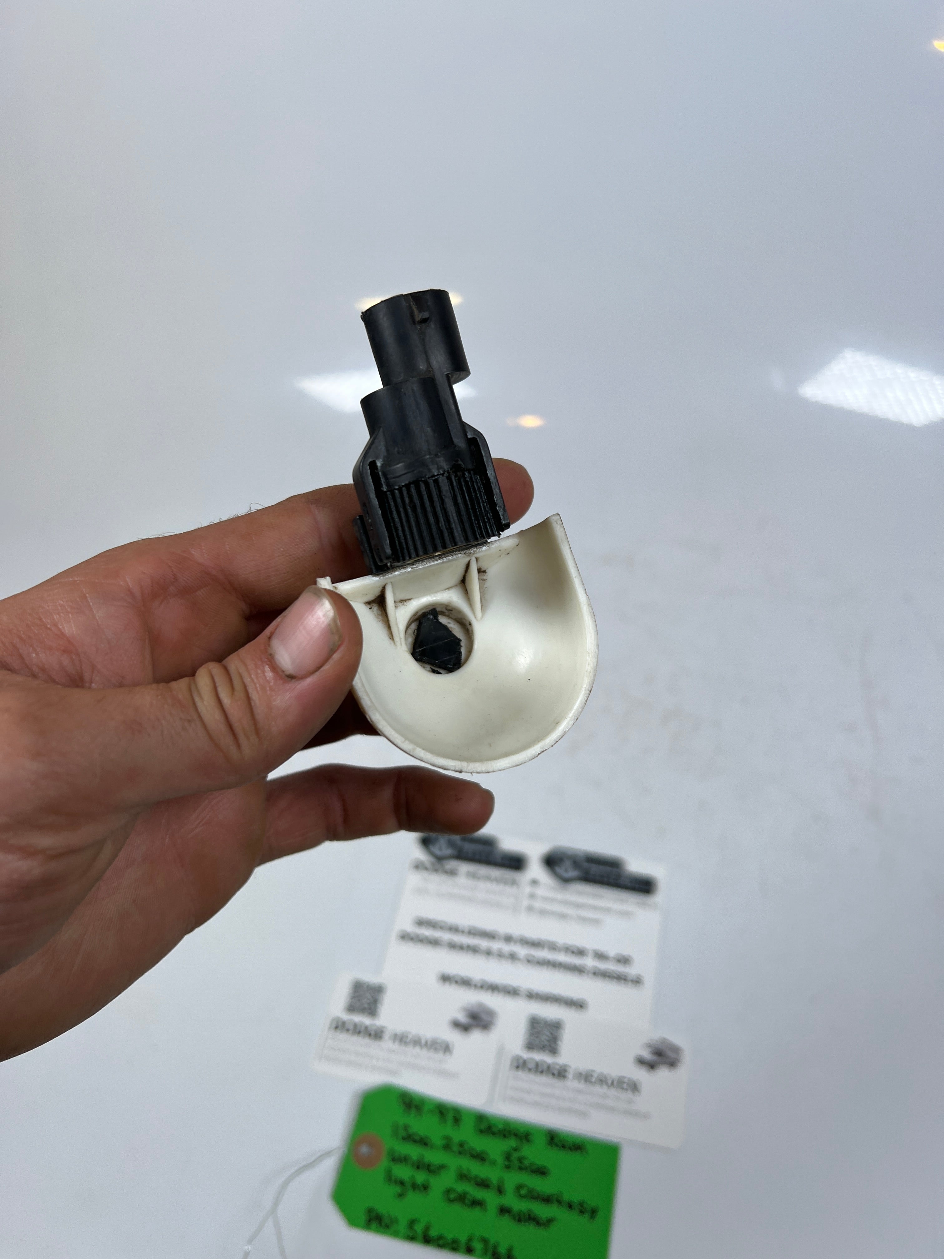 1994-1997 Dodge Ram 1500-3500 Under Hood Courtesy Dome Light