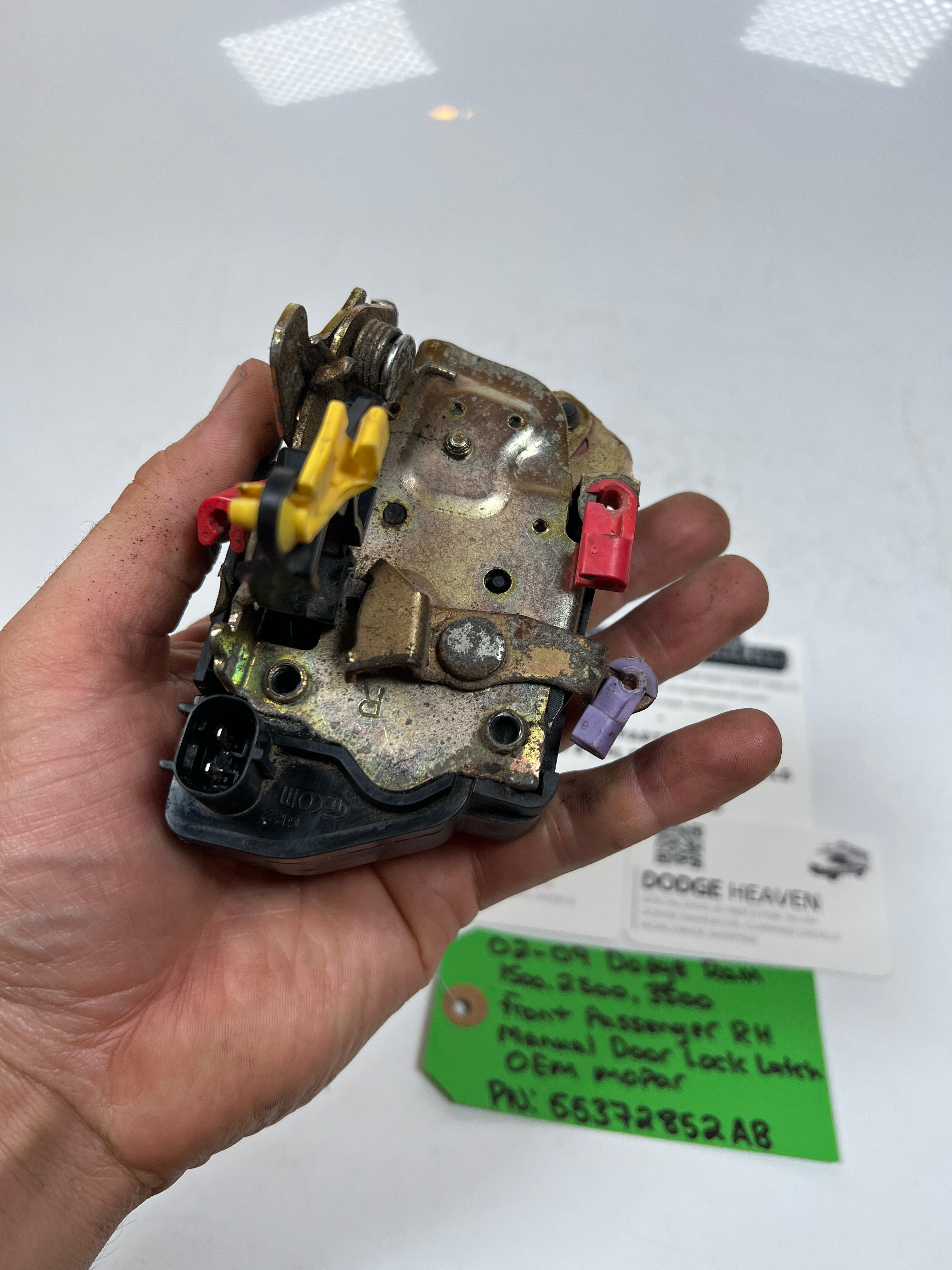 2002-2009 Dodge Ram Front Passenger RH Manual Door Lock Latch