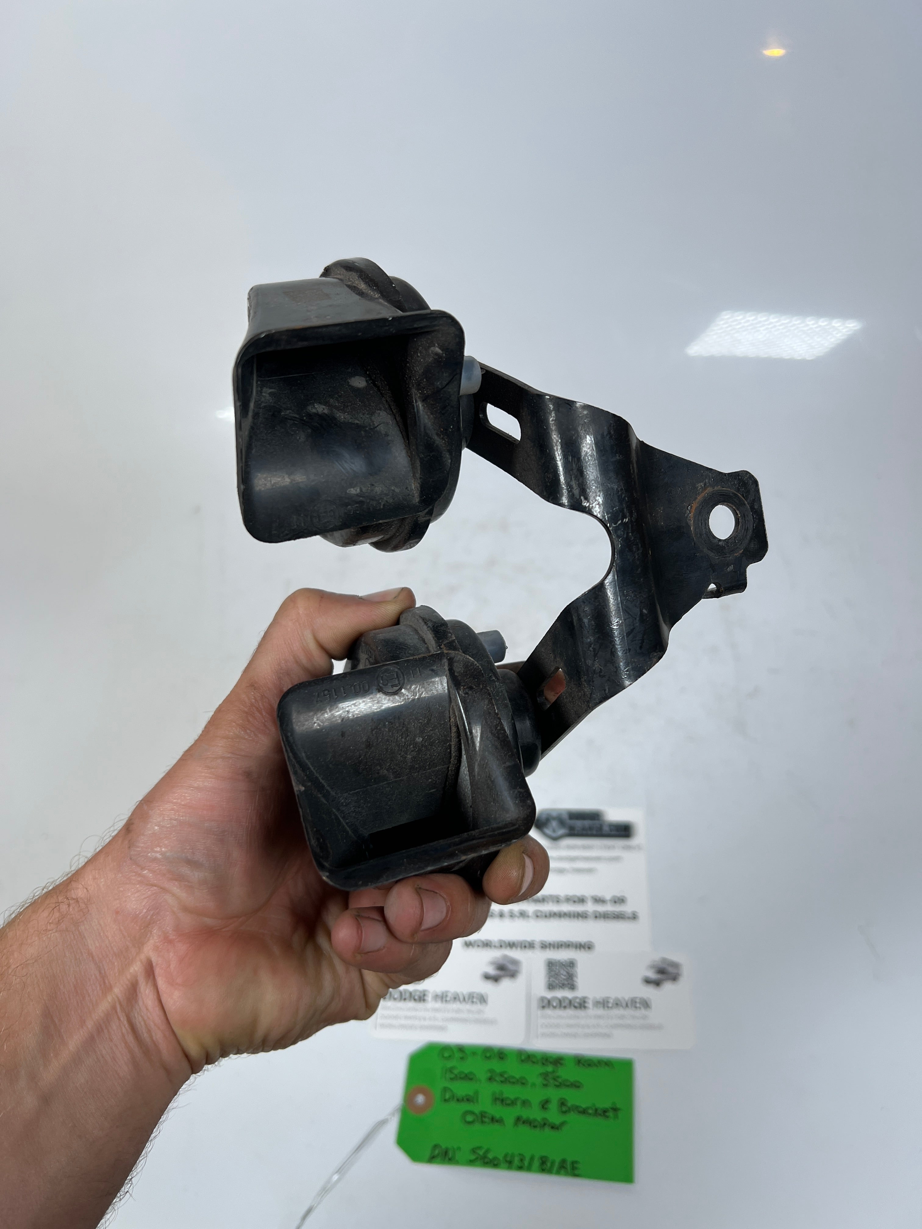 2003-2006 Dodge Ram 1500-3500 Dual Horn & Bracket