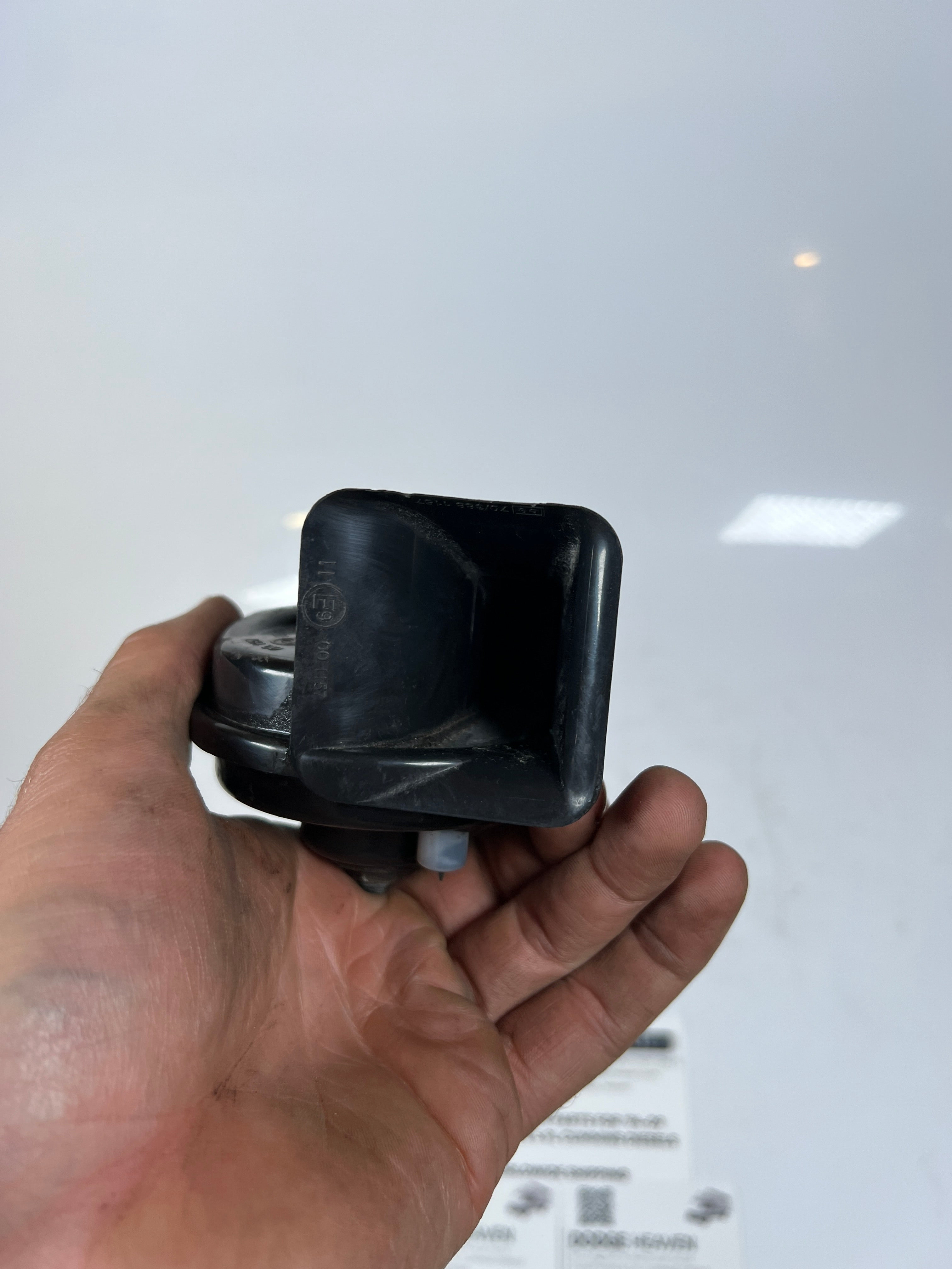 2003-2006 Dodge Ram 1500 2500 3500 Horn OEM Mopar