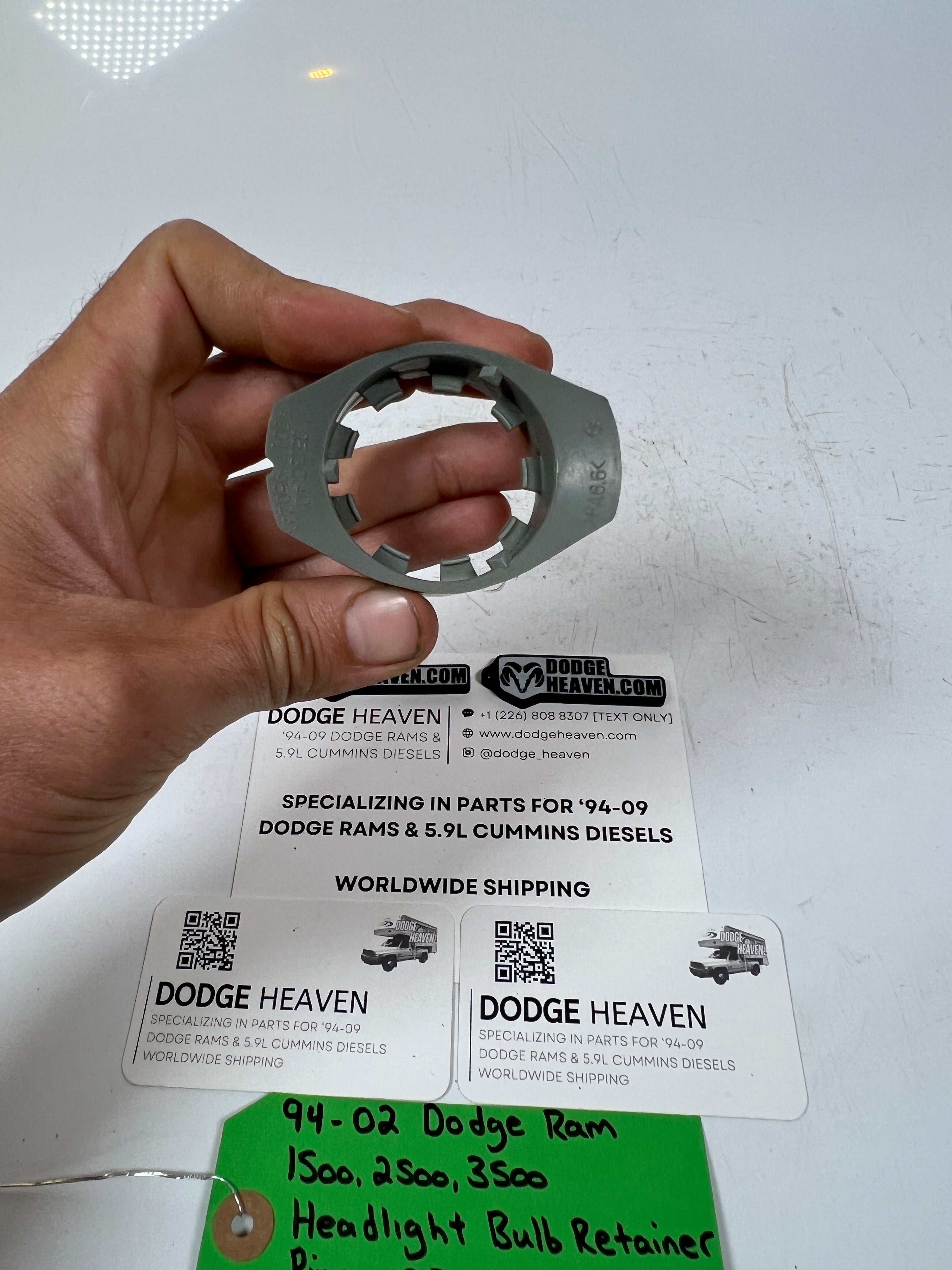 1994-2002 Dodge Ram Headlight Bulb Retaining Retainer Ring