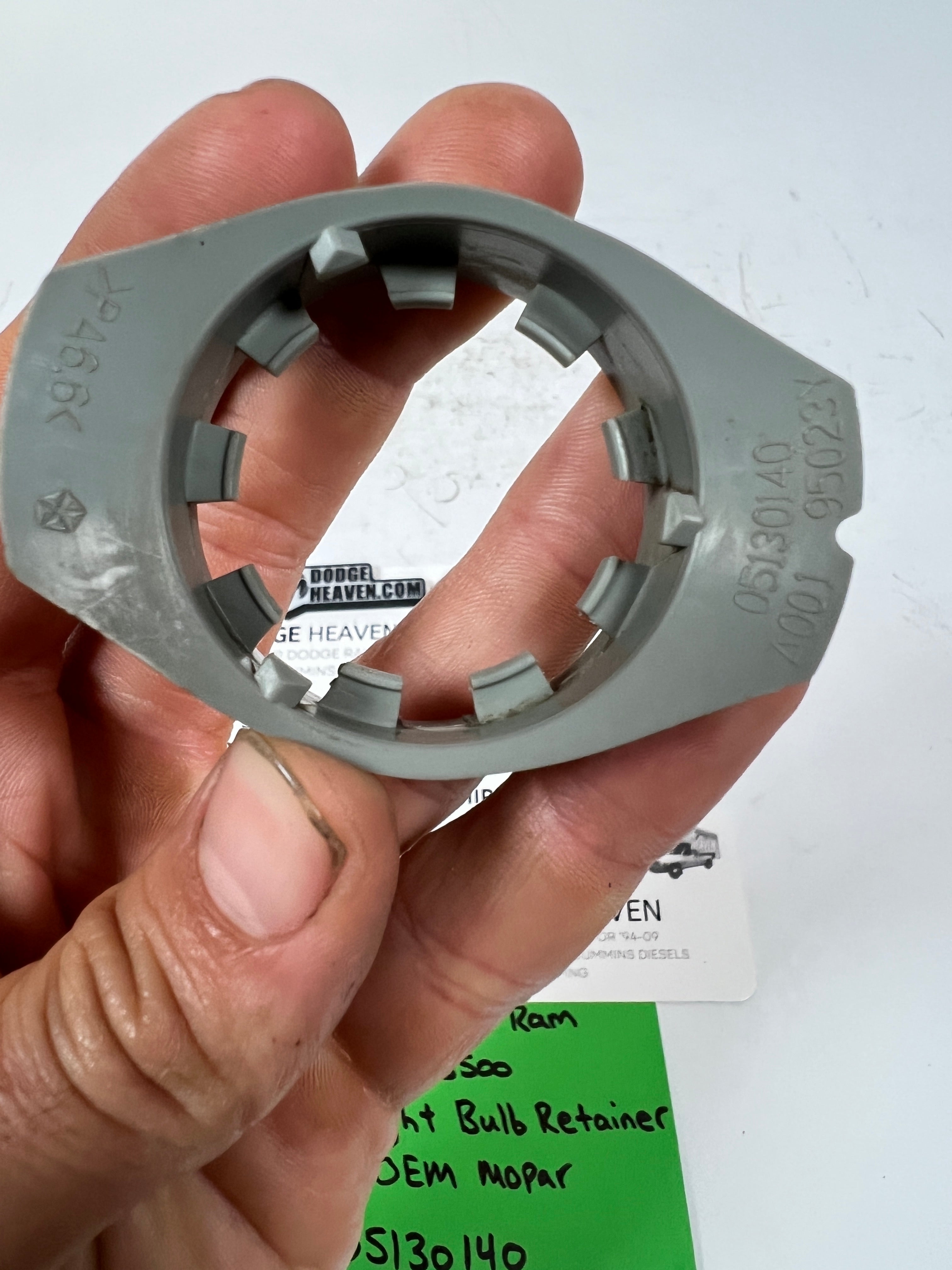 1994-2002 Dodge Ram Headlight Bulb Retaining Retainer Ring