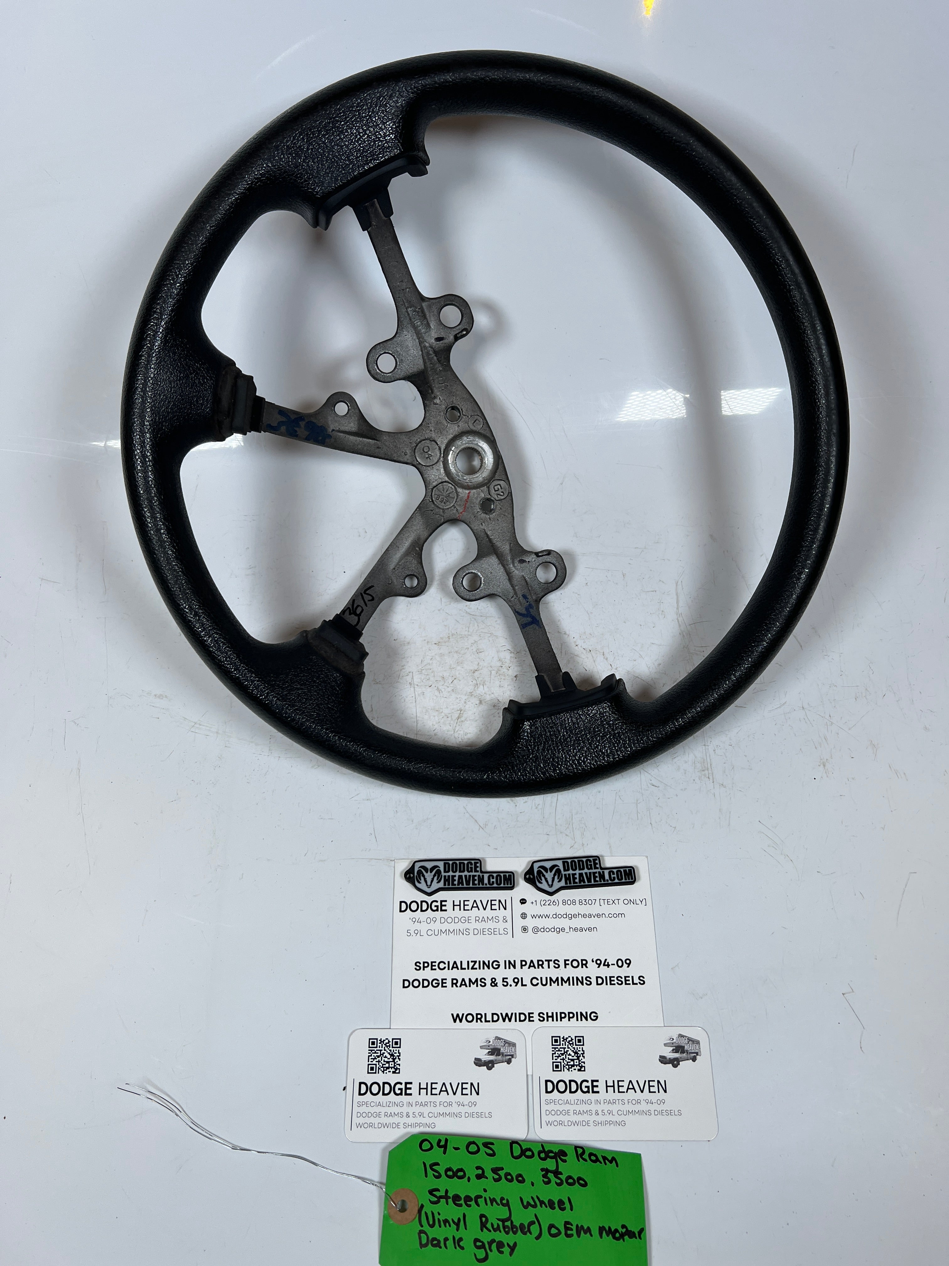 2004-2005 Dodge Ram 1500 2500 3500 Steering Wheel Vinyl Rubber Dark Grey