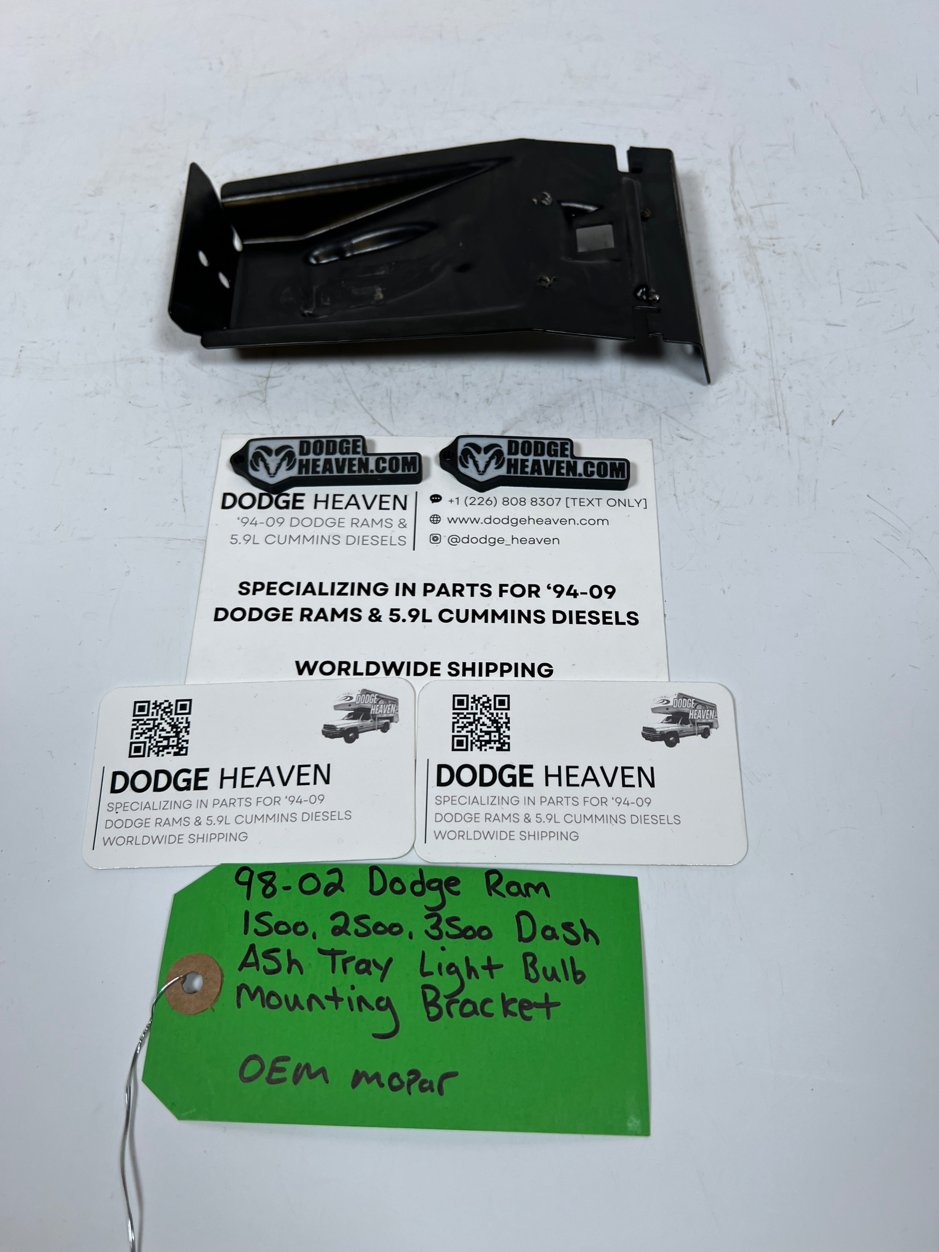 1998-2002 Dodge Ram 1500-3500 Dash Ash Tray Light Bulb Mounting Bracket