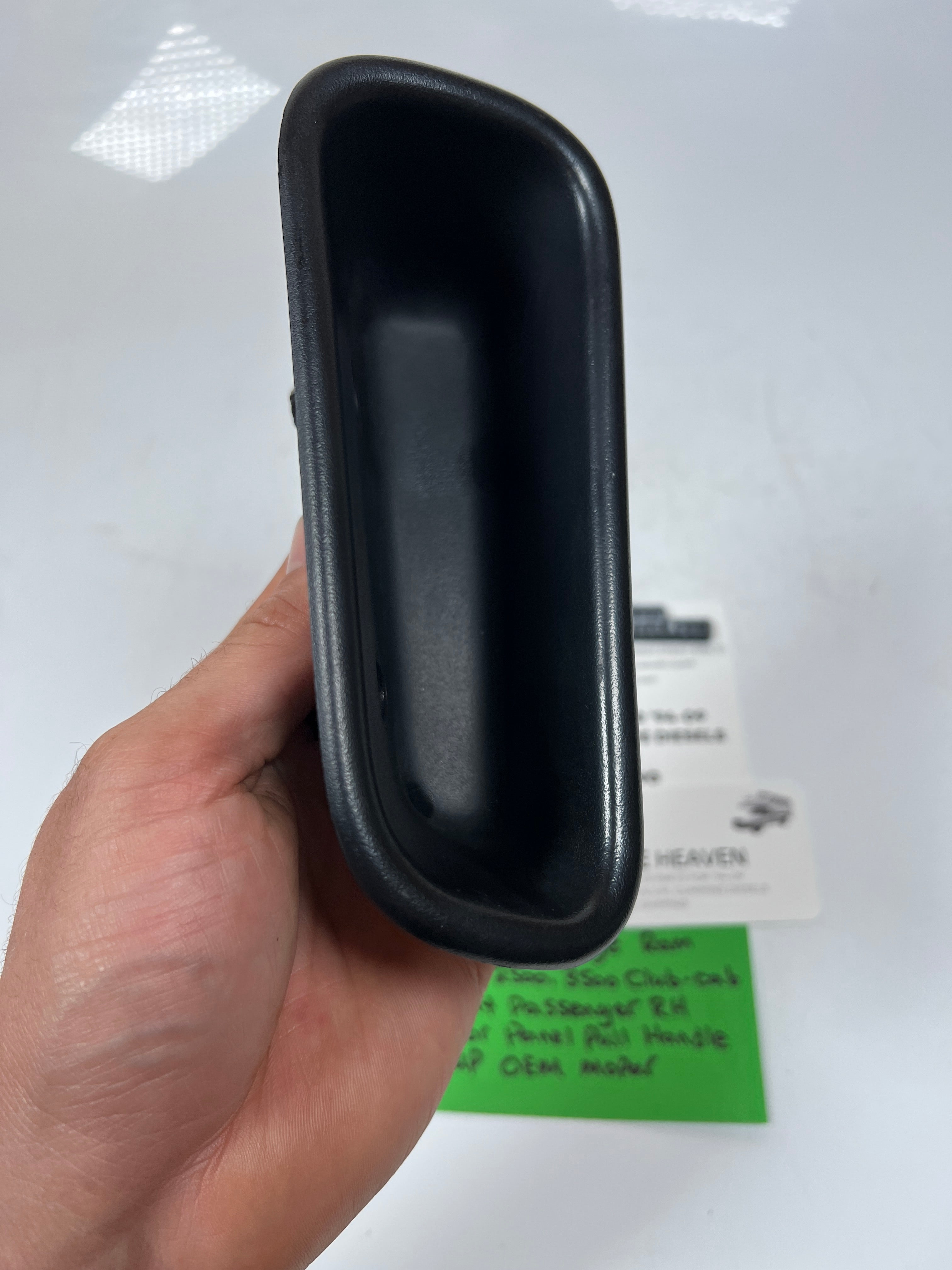1994-1997 Dodge Ram Club-Cab Front Passenger RH Door Panel Pull Handle Cup