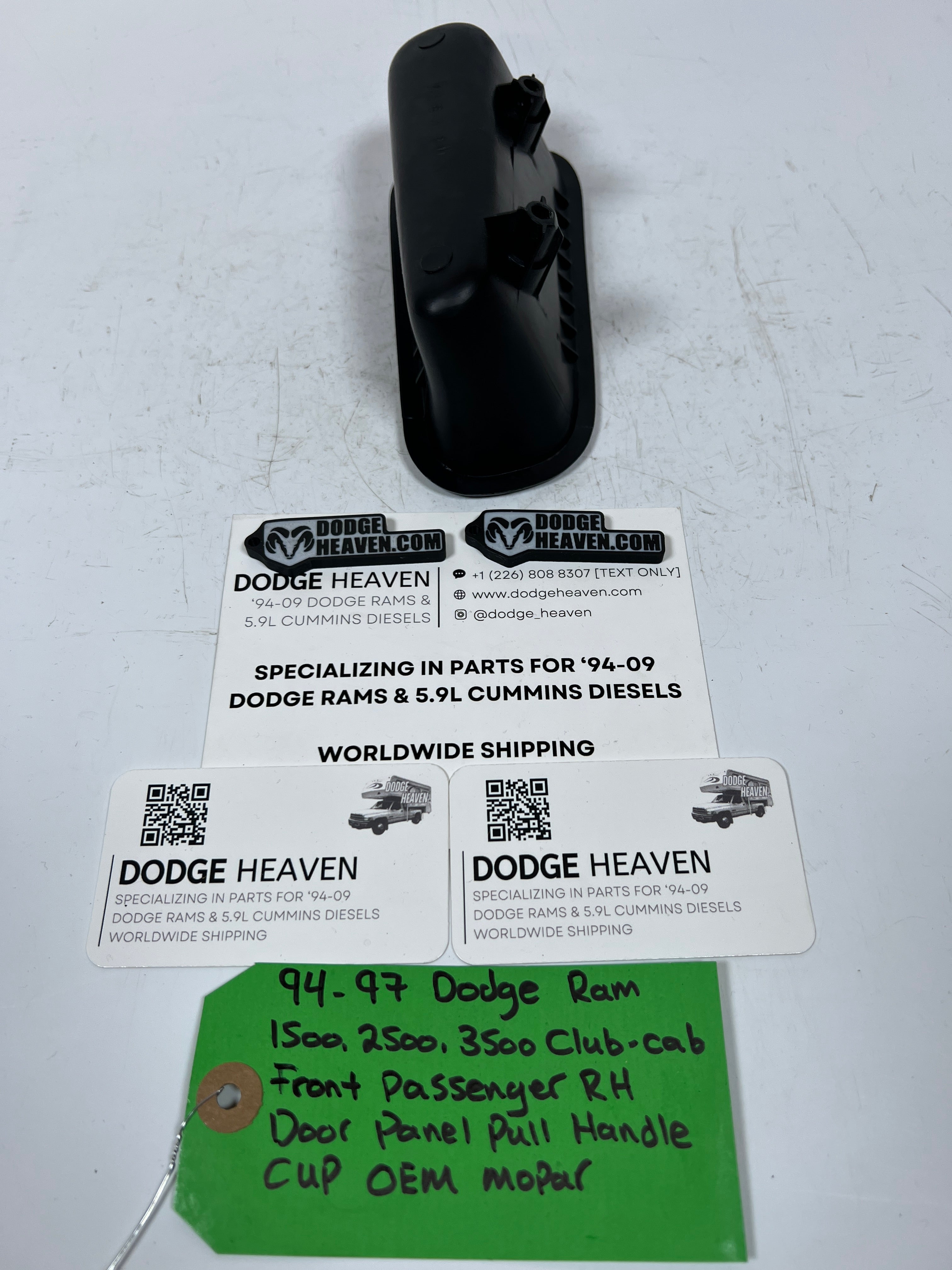 1994-1997 Dodge Ram Club-Cab Front Passenger RH Door Panel Pull Handle Cup