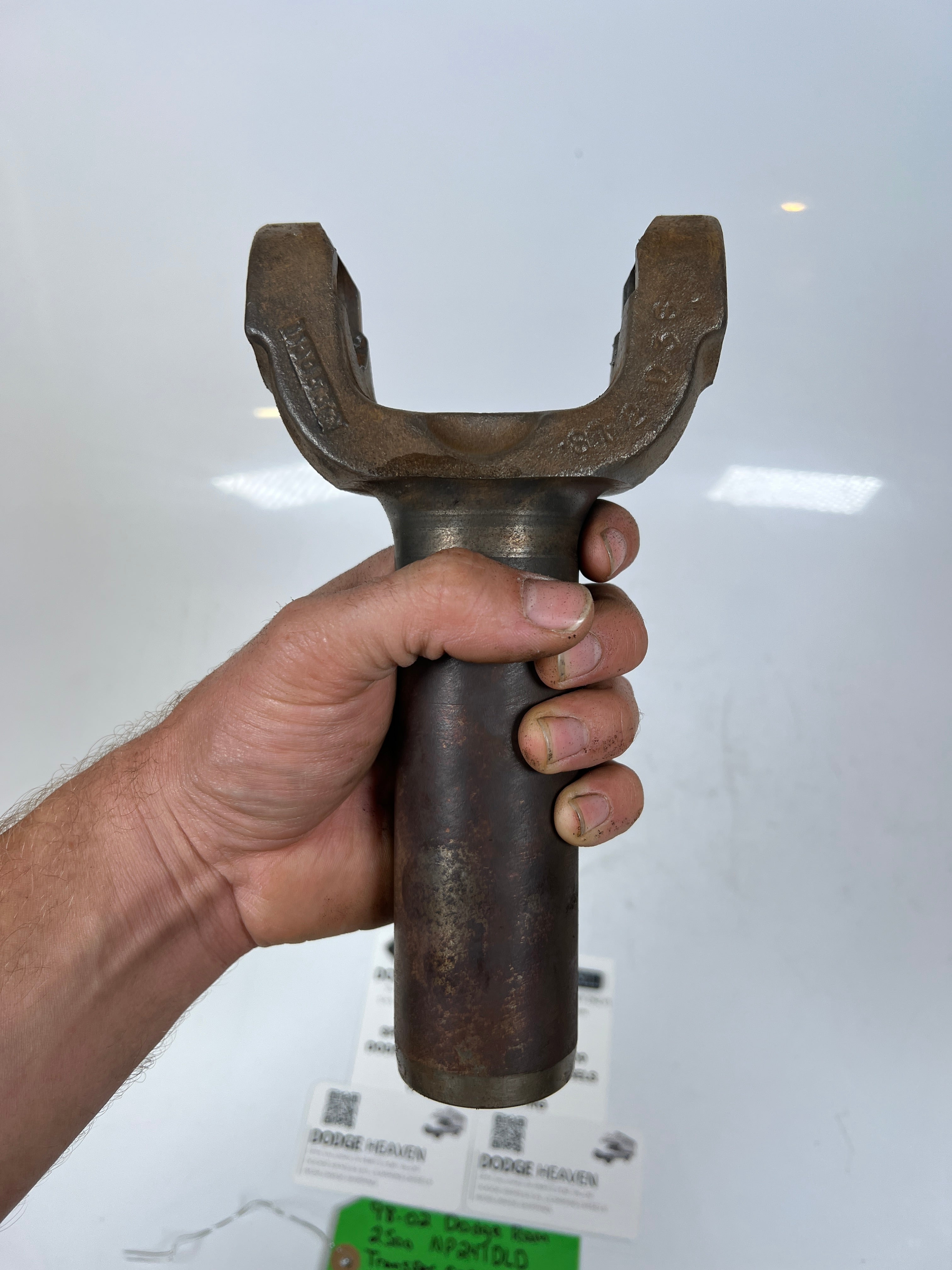 1998-2002 Dodge Ram 2500 241DLD Transfer Case Rear Output Slip Yoke Spicer