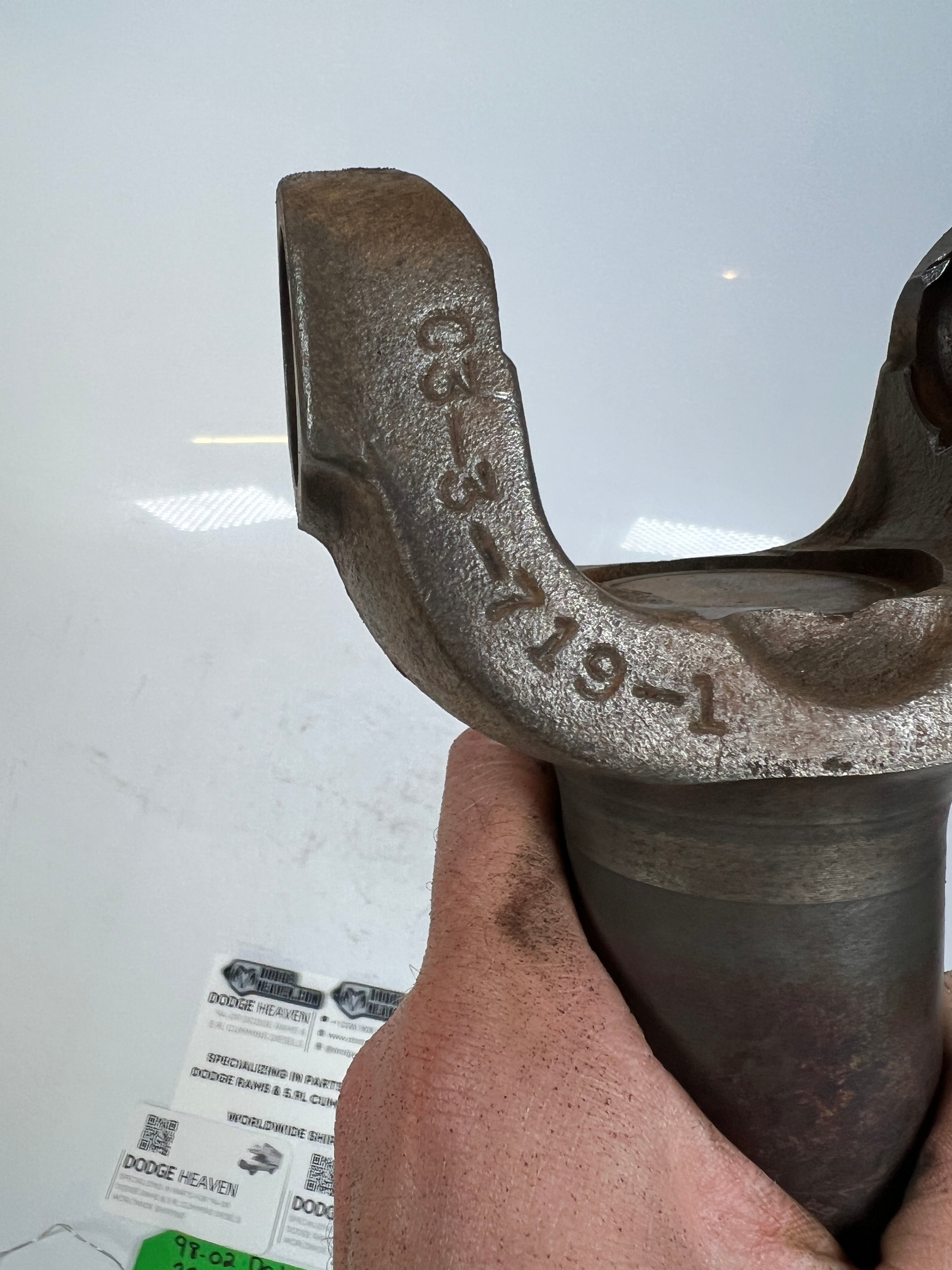 1998-2002 Dodge Ram 2500 241DLD Transfer Case Rear Output Slip Yoke Spicer