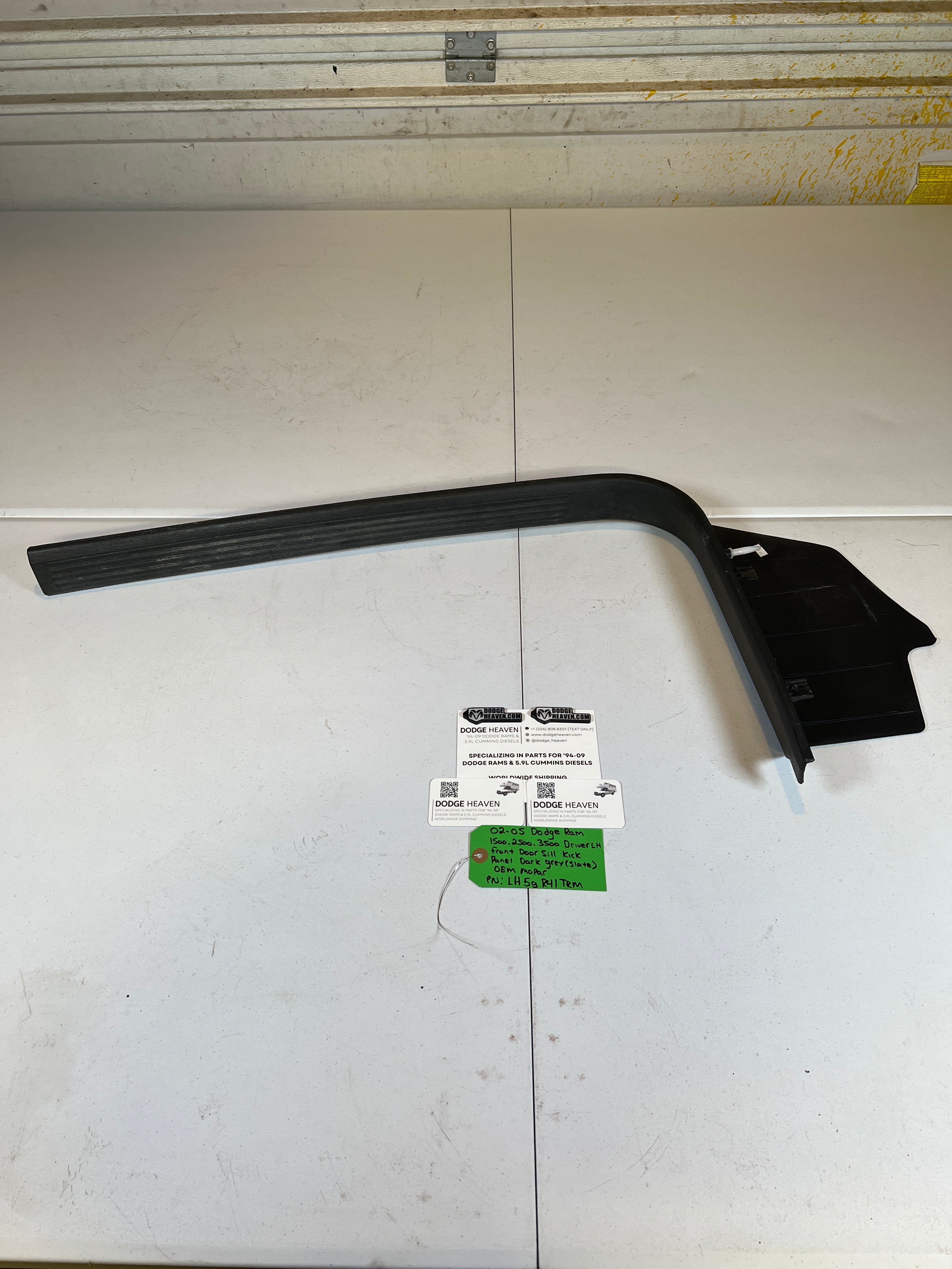 2002-2005 Dodge Ram Front Door SIll Kick Panel Scuff Trim LH Dark Grey