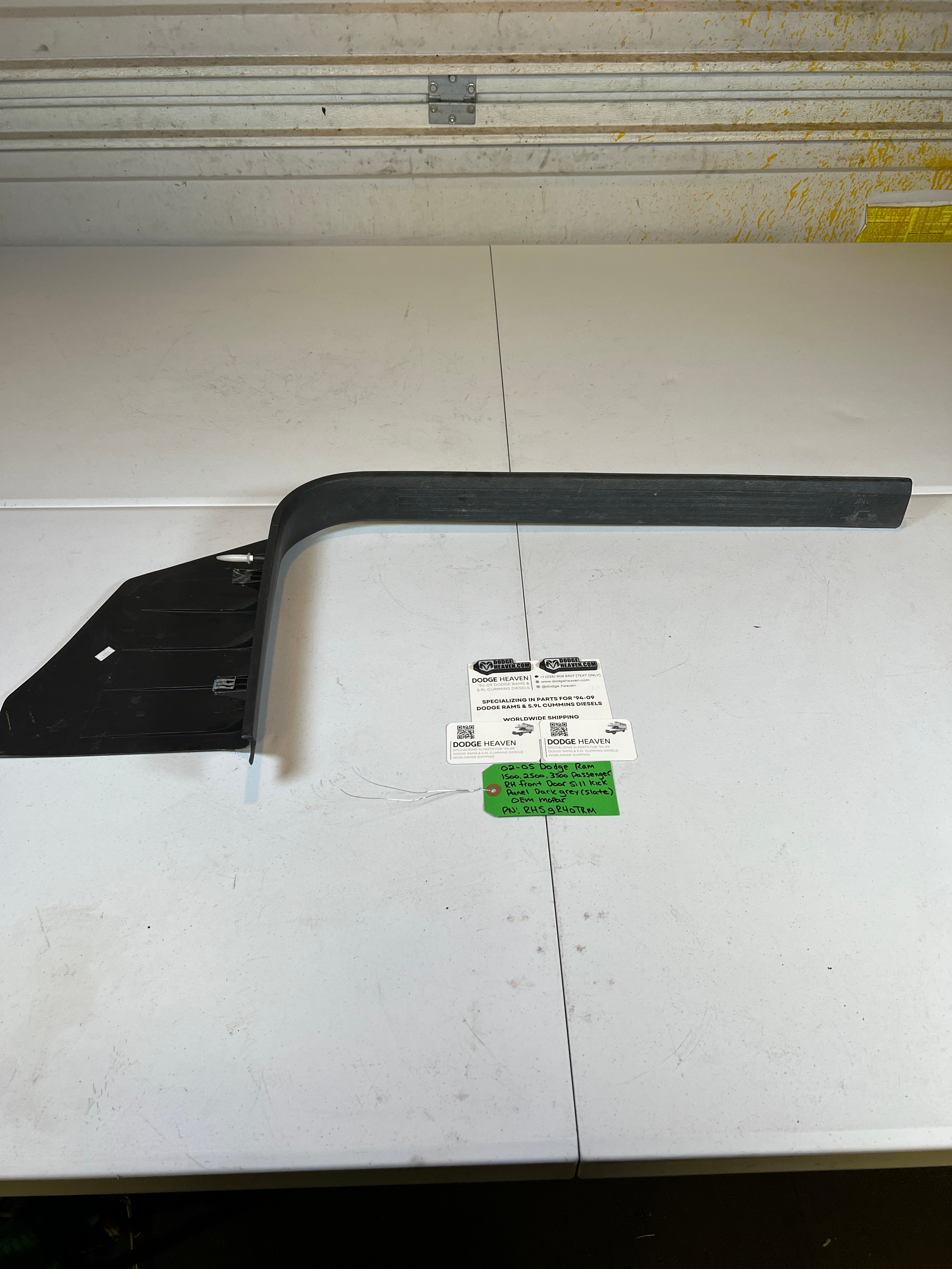 2002-2005 Dodge Ram Front Door Sill Kick Panel Scuff Trim RH Dark Grey