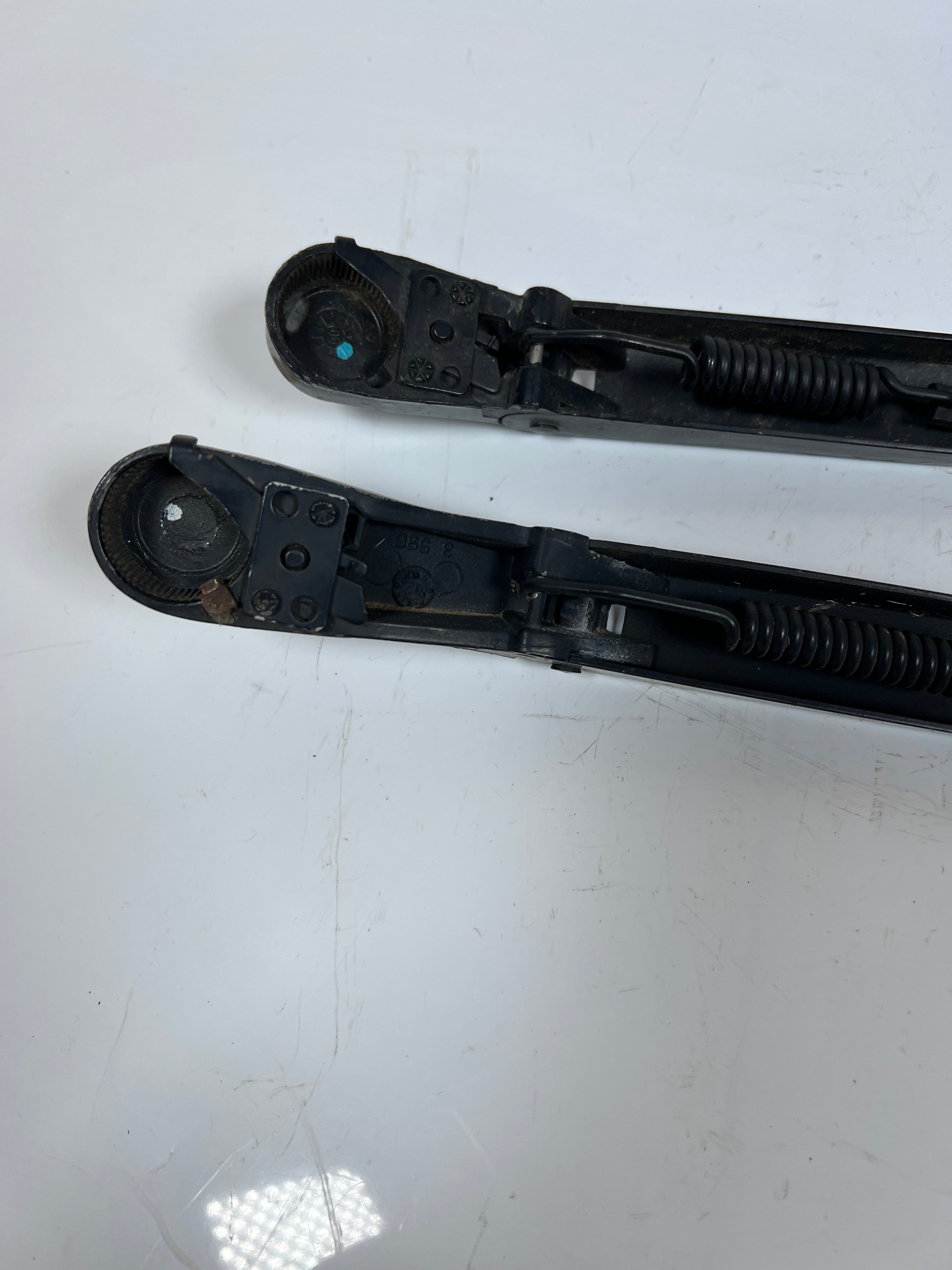 2003-2009 Dodge Ram Windshield Wiper Arm Driver & Passenger Pair of 2