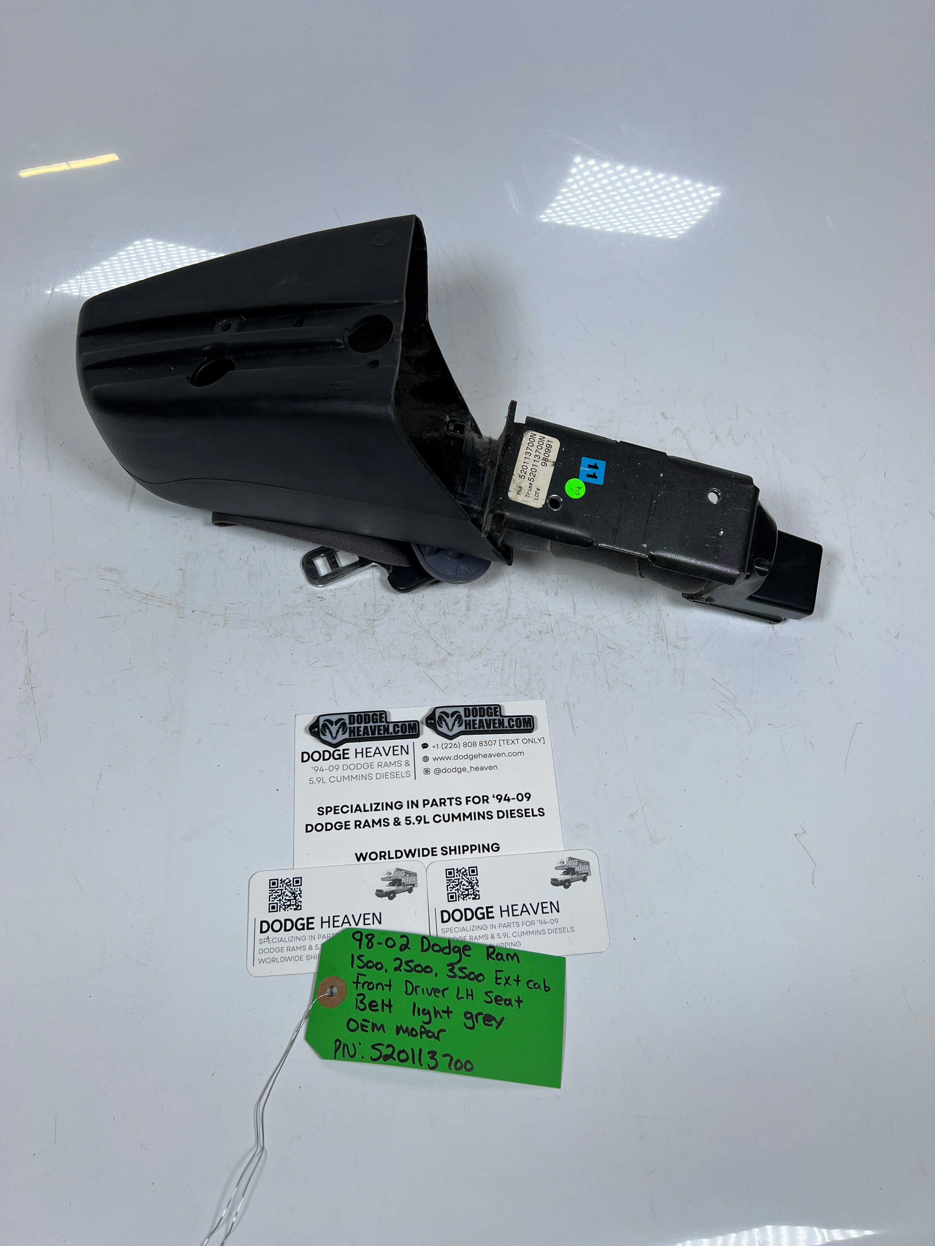 1998-2002 Dodge Ram 1500-3500 Front Driver LH Seat Belt Ext Cab Light Grey