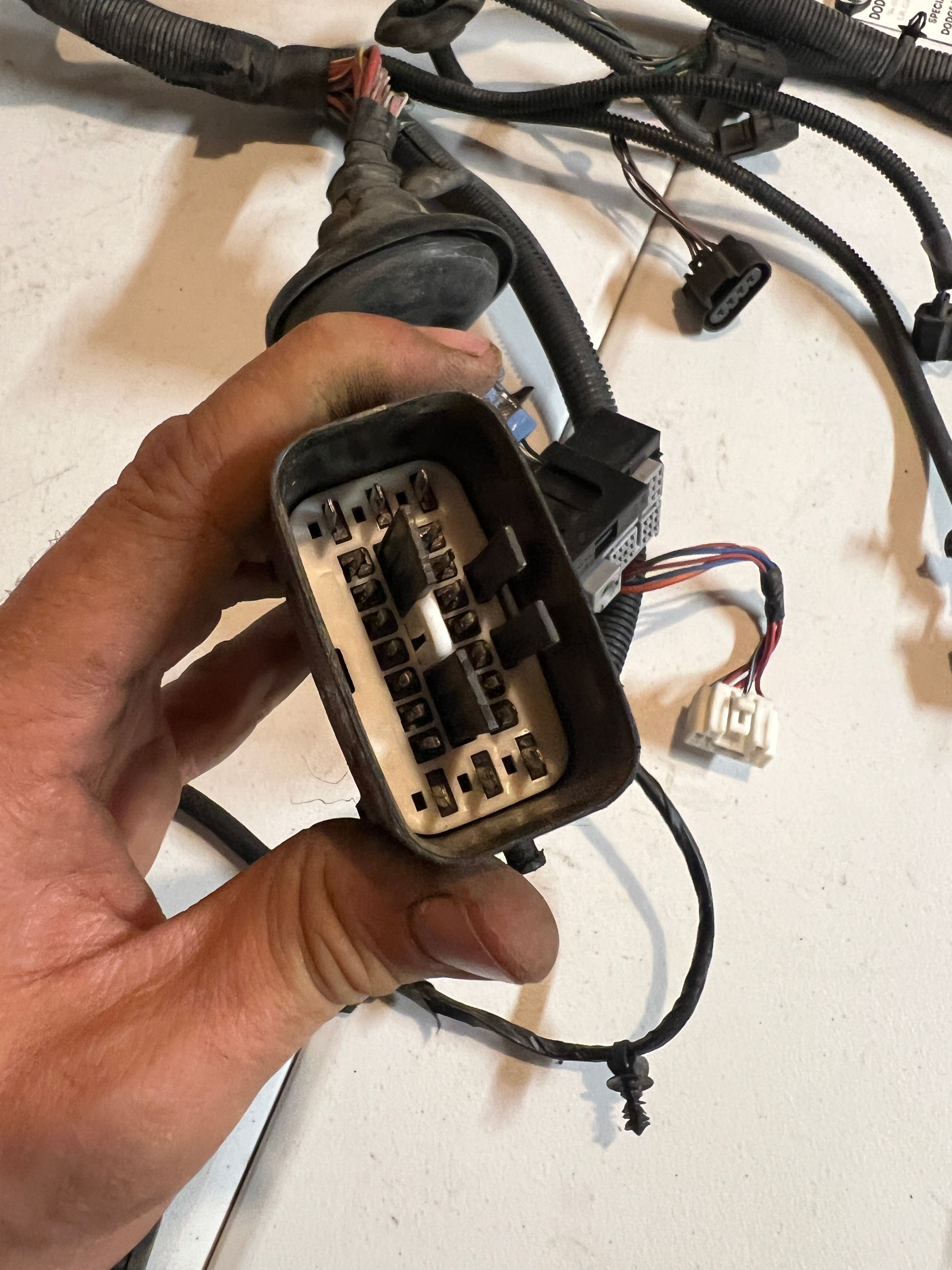2005-2005 Dodge Ram 1500 5.7L Hemi Engine Bay Wiring Harness