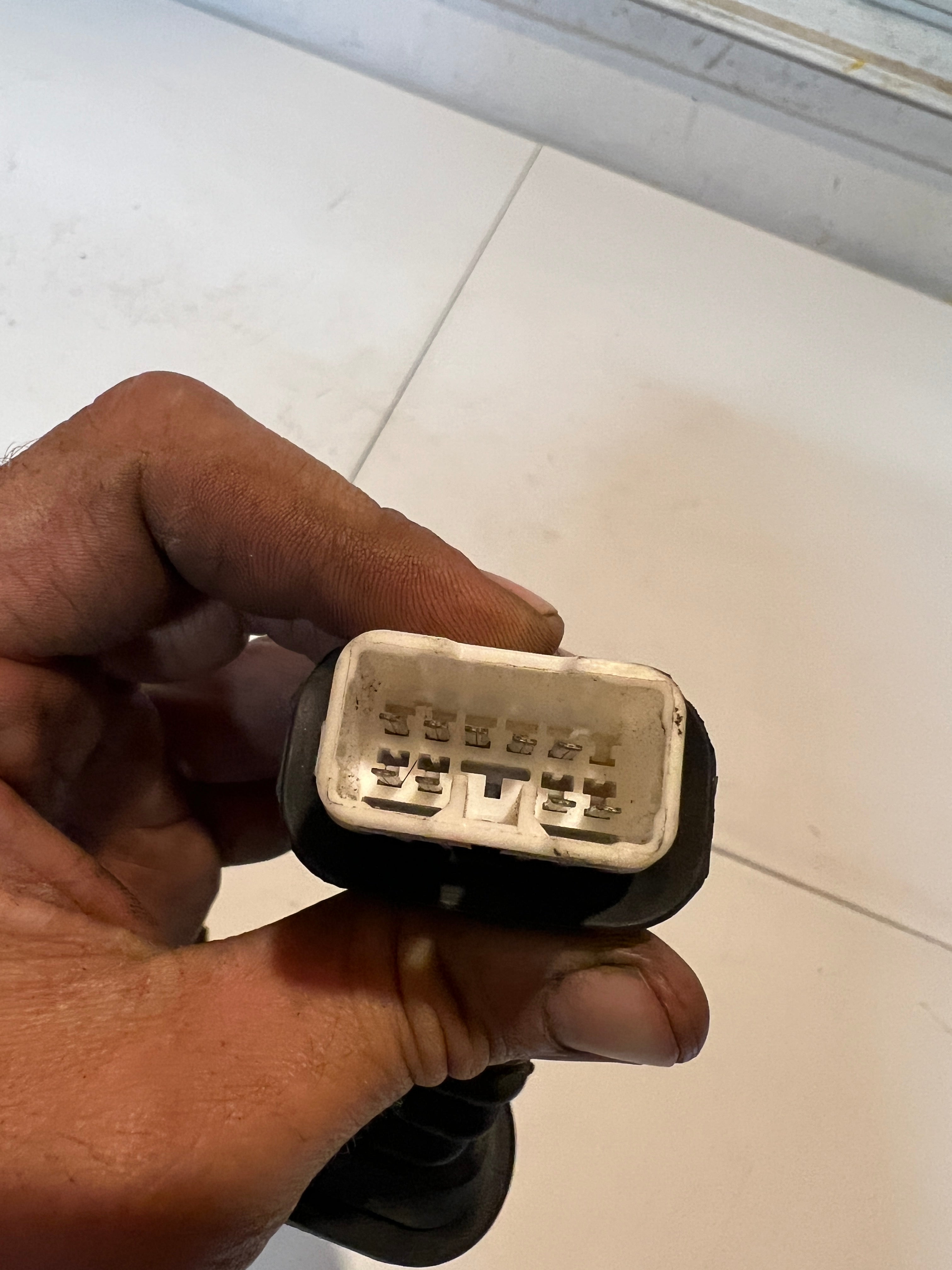 2004-2005 Dodge Ram 1500-3500 Rear LH or RH Power Door Wiring