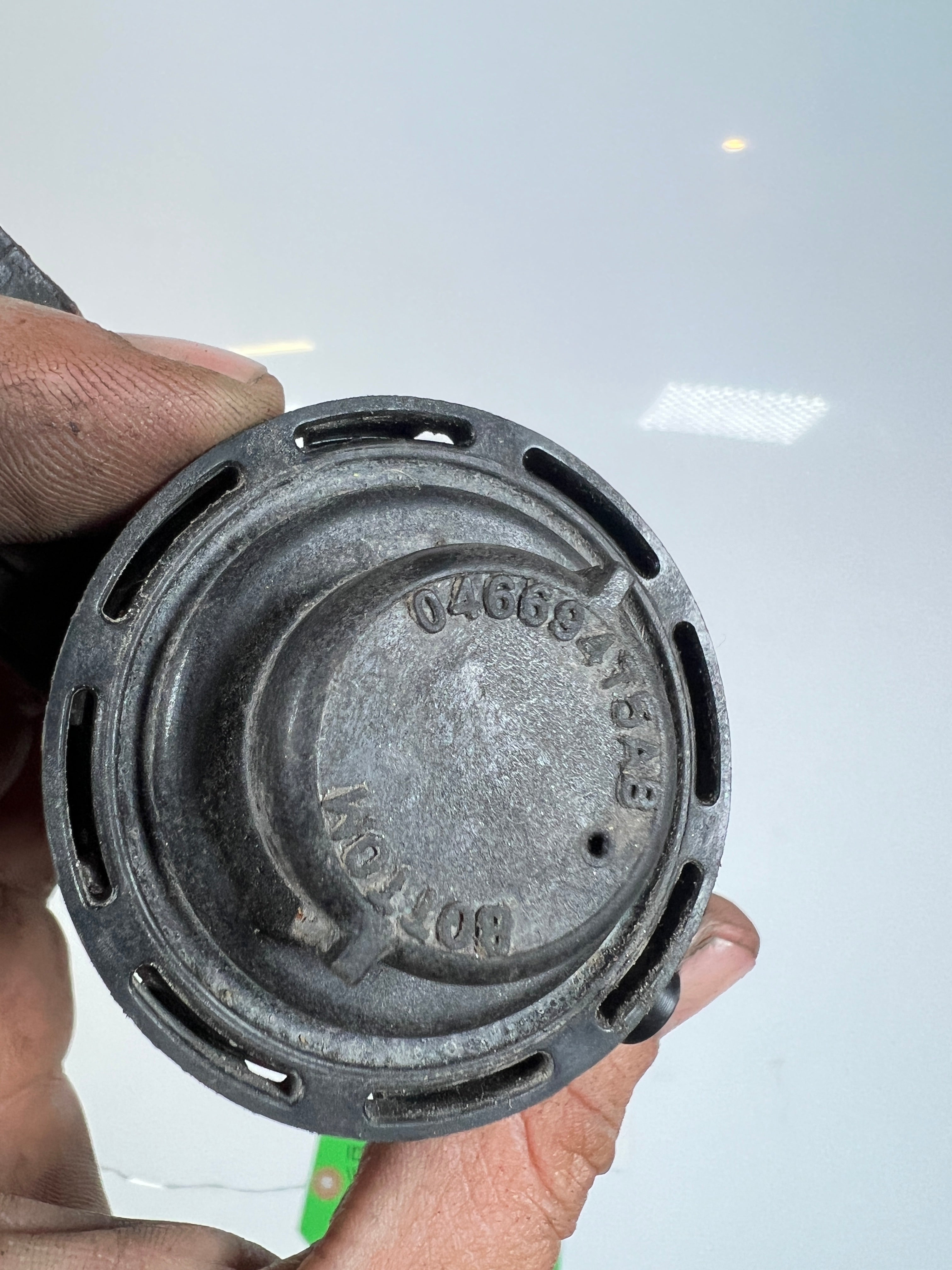 1998-2006 Dodge Ram 1500-3500 Vapor Canister Pruge Solenoid Valve