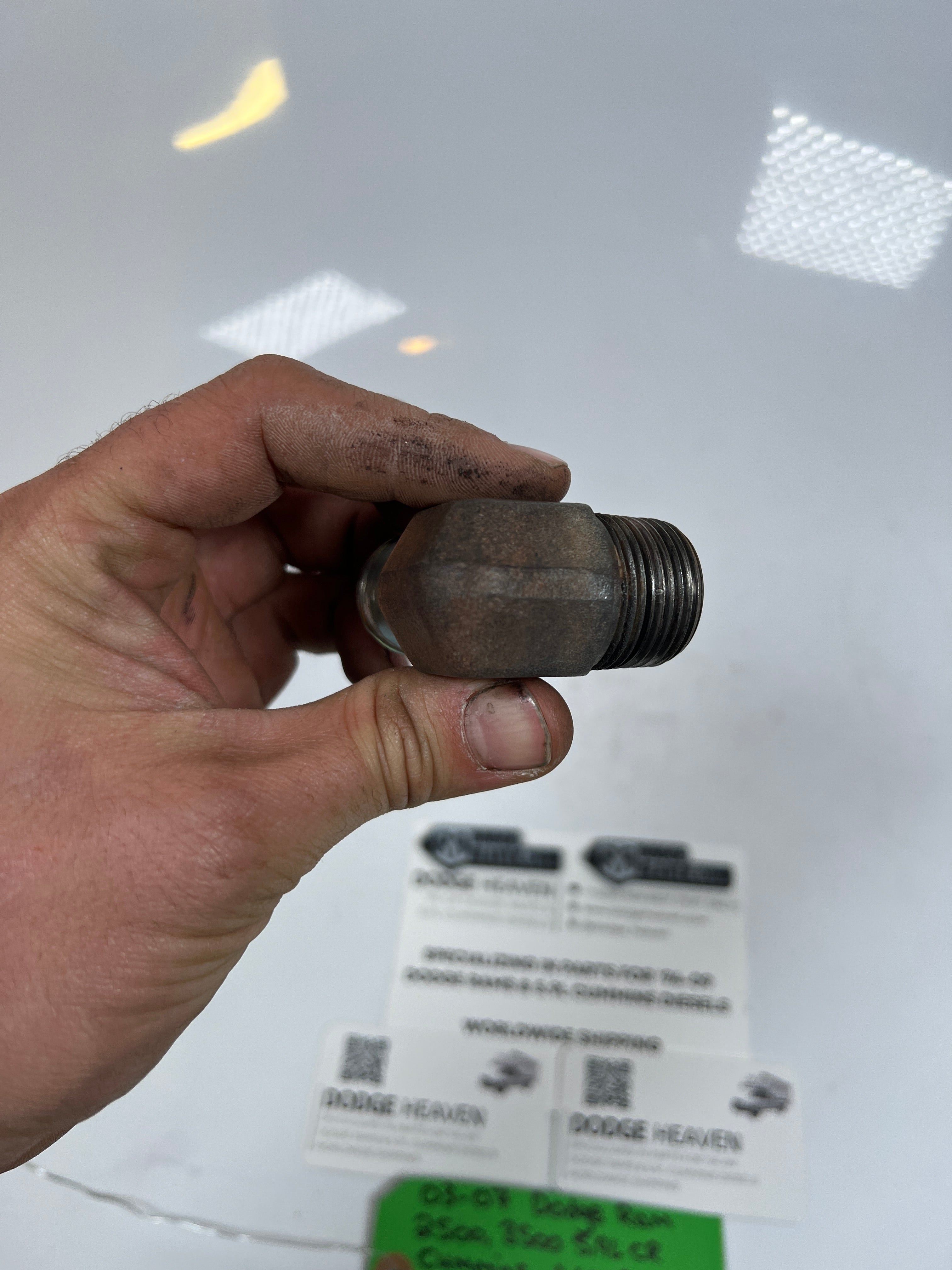 2003-2007 Dodge Ram 2500 3500 5.9L Cummins A/C Bracket Coolant Tube Fitting