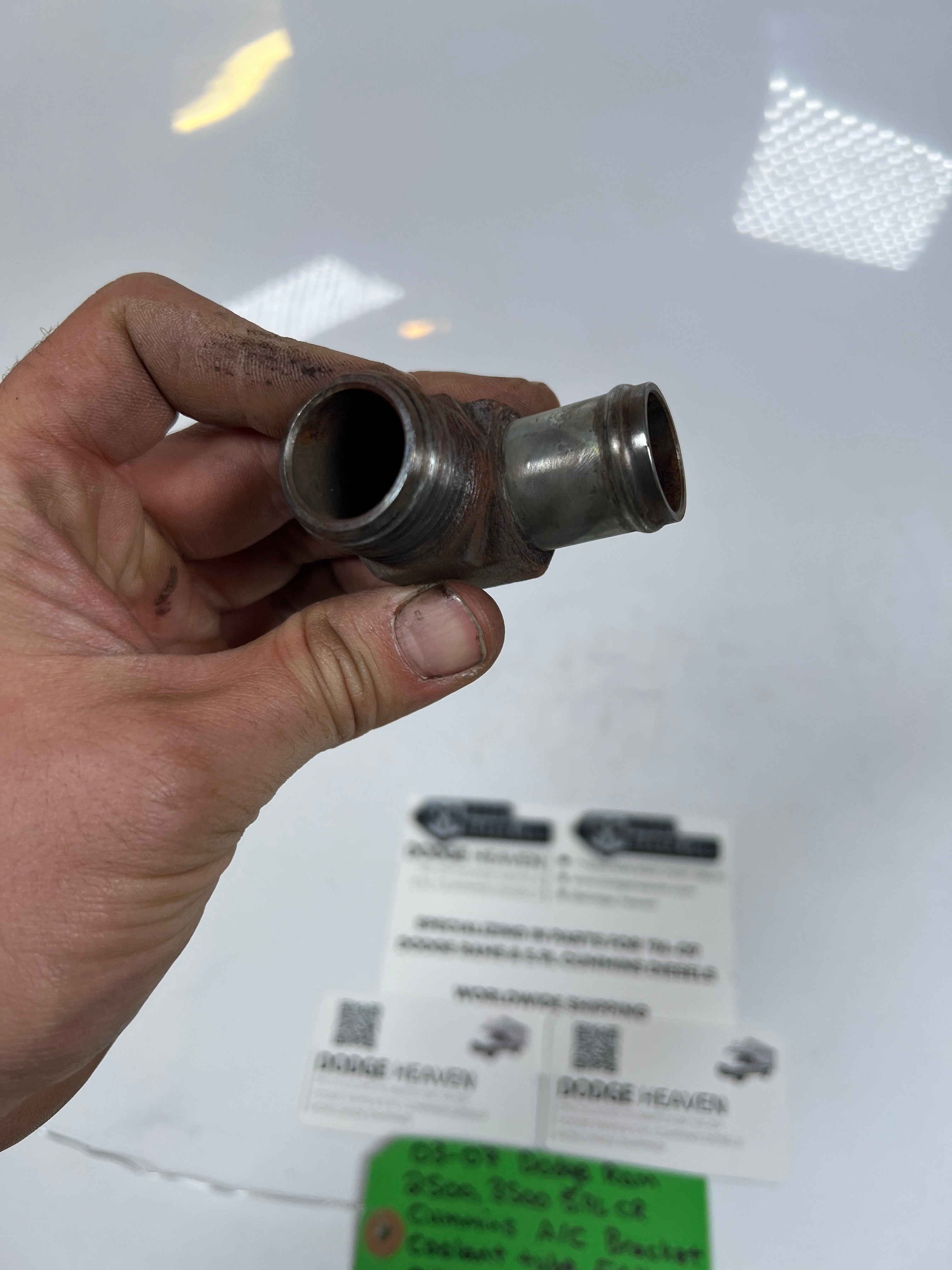 2003-2007 Dodge Ram 2500 3500 5.9L Cummins A/C Bracket Coolant Tube Fitting