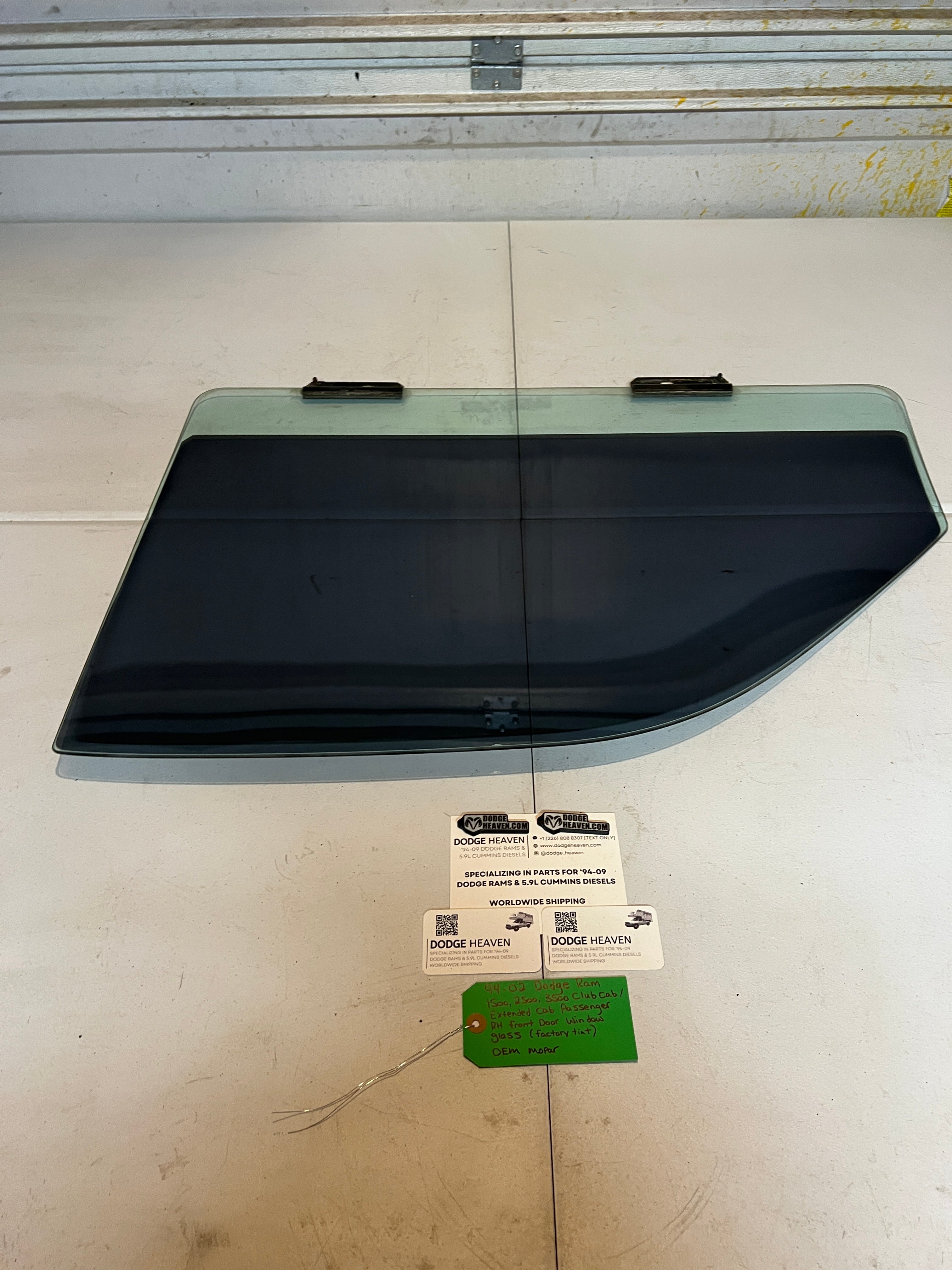 1994-2002 Dodge Ram 1500-3500 Passenger Rh Front Door Window Glass Tinted