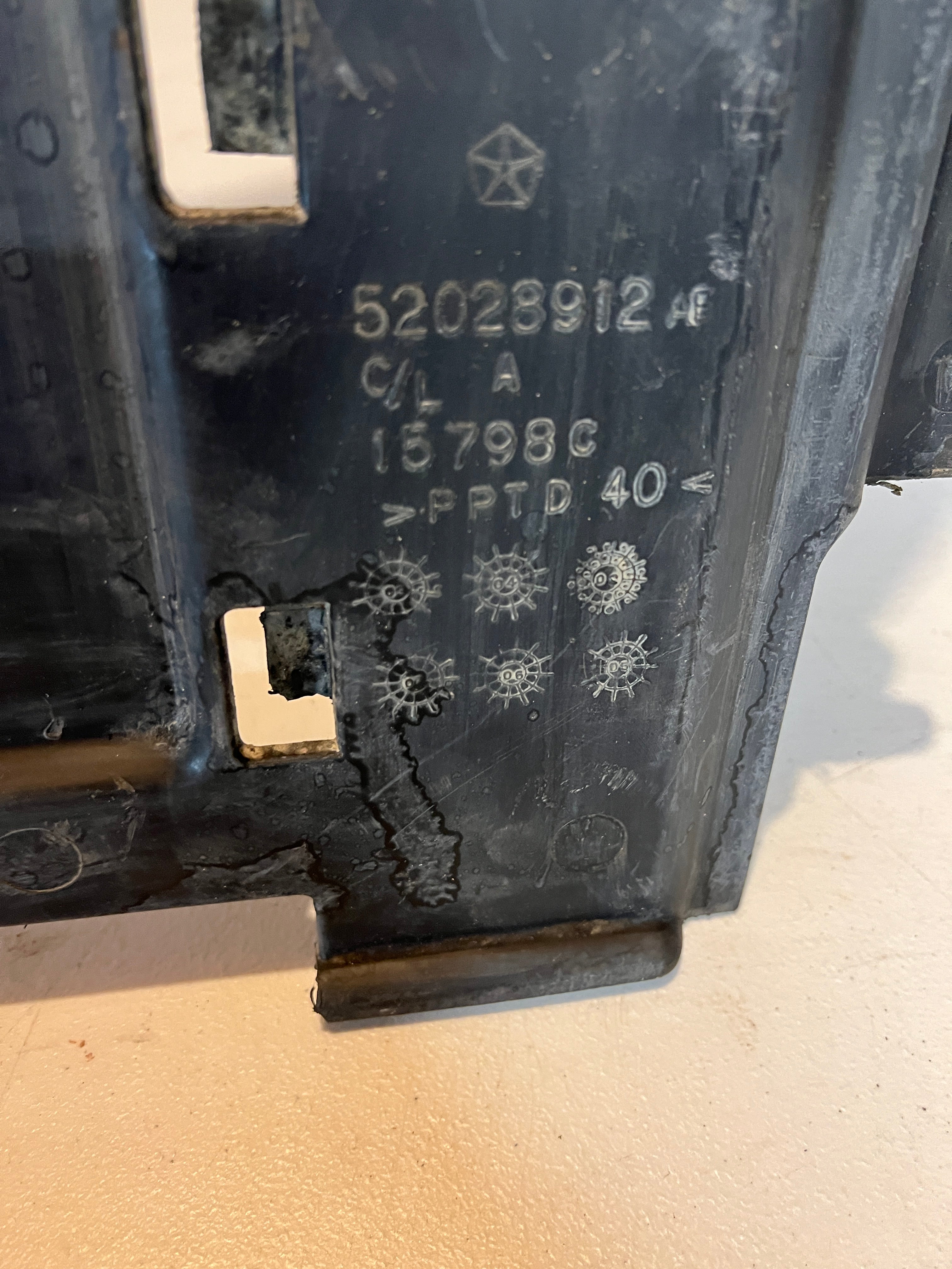 2003-2004 Dodge Ram 5.9L Cummins Upper Radiator Fan Shroud