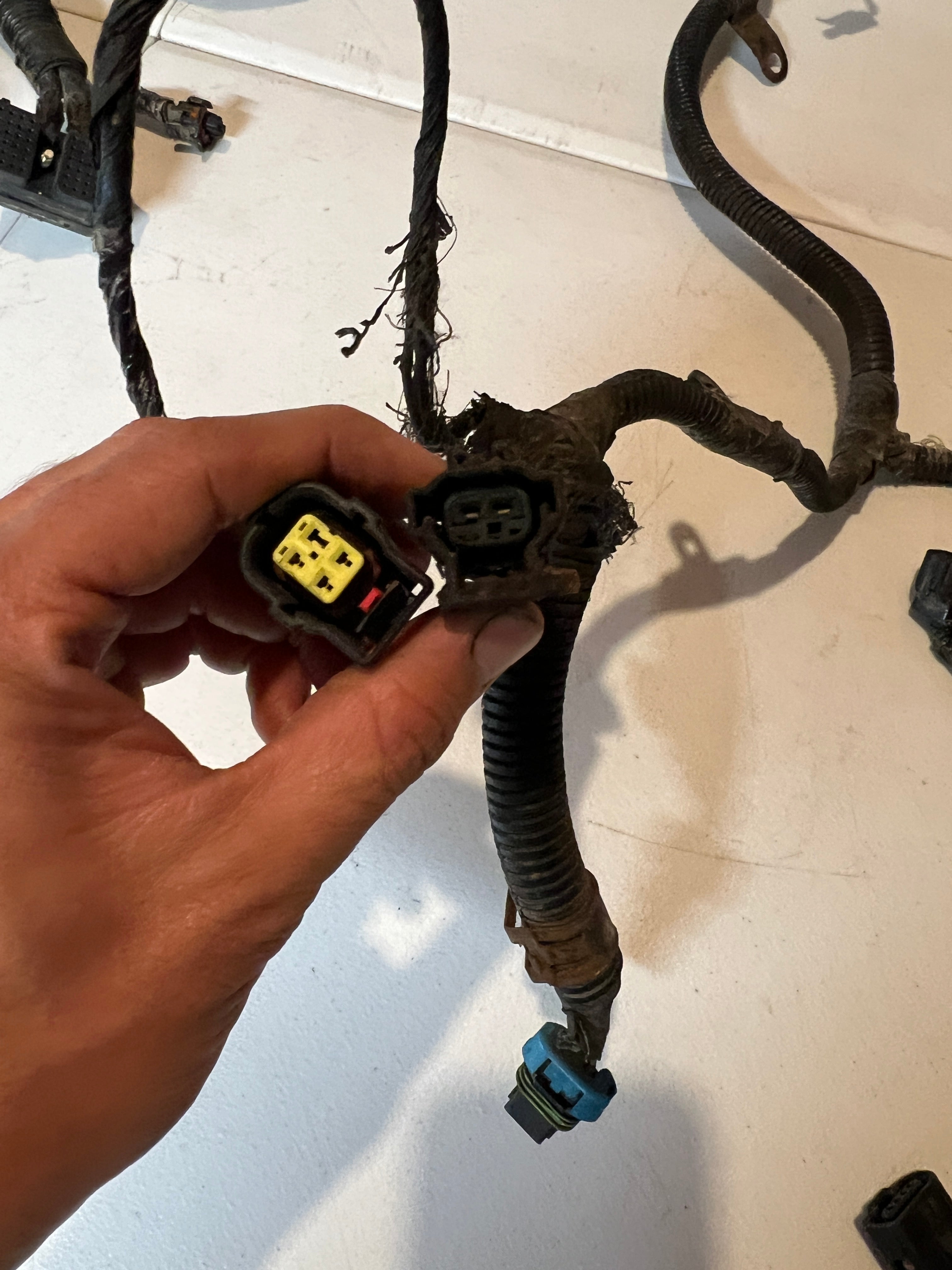 2004.5-2004.5 Dodge Ram 2500 3500 5.9L Cummins Engine Wiring Harness