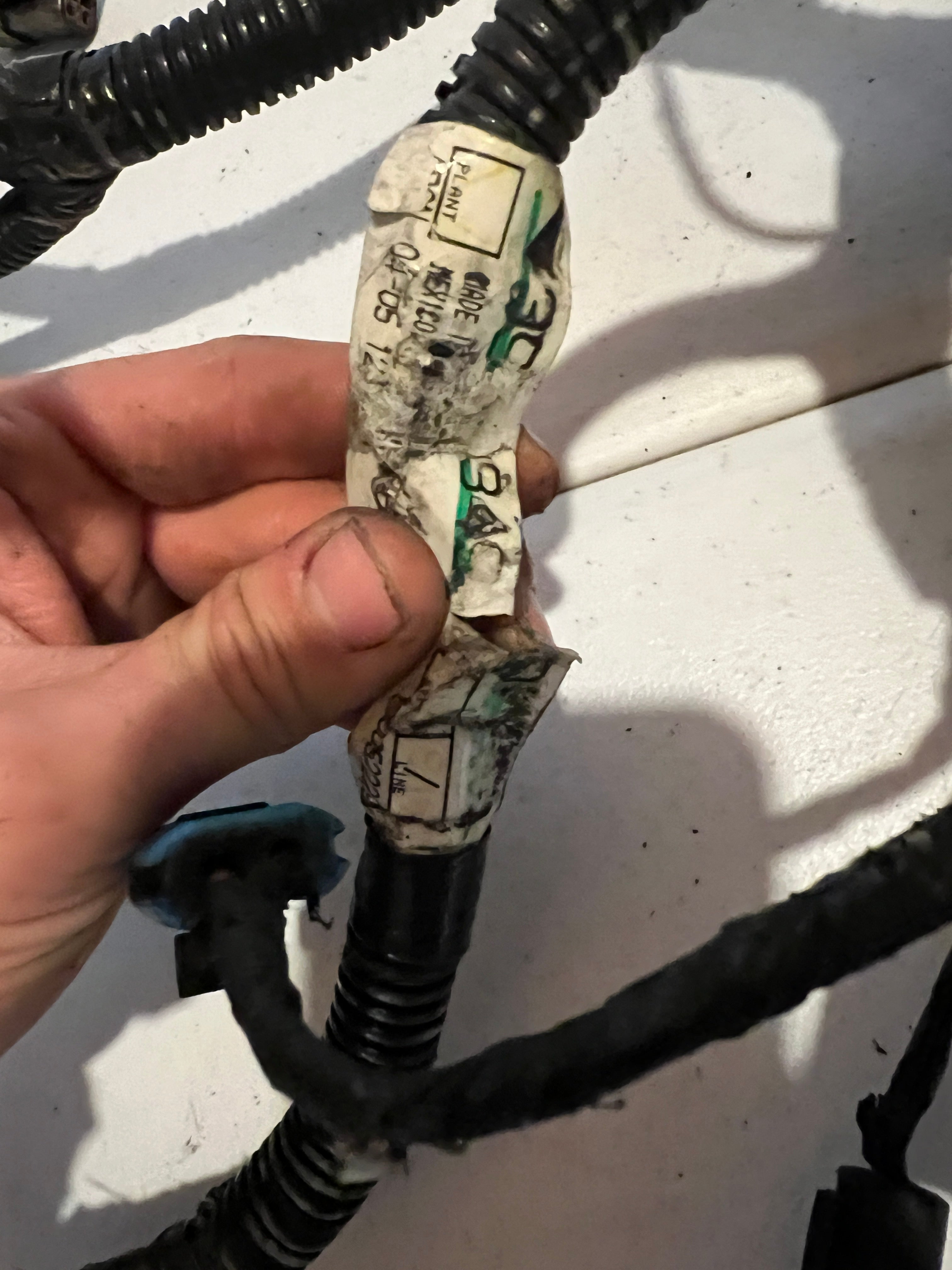 2005-2005 Dodge Ram 2500 3500 5.9L Cummins Engine Wiring Harness