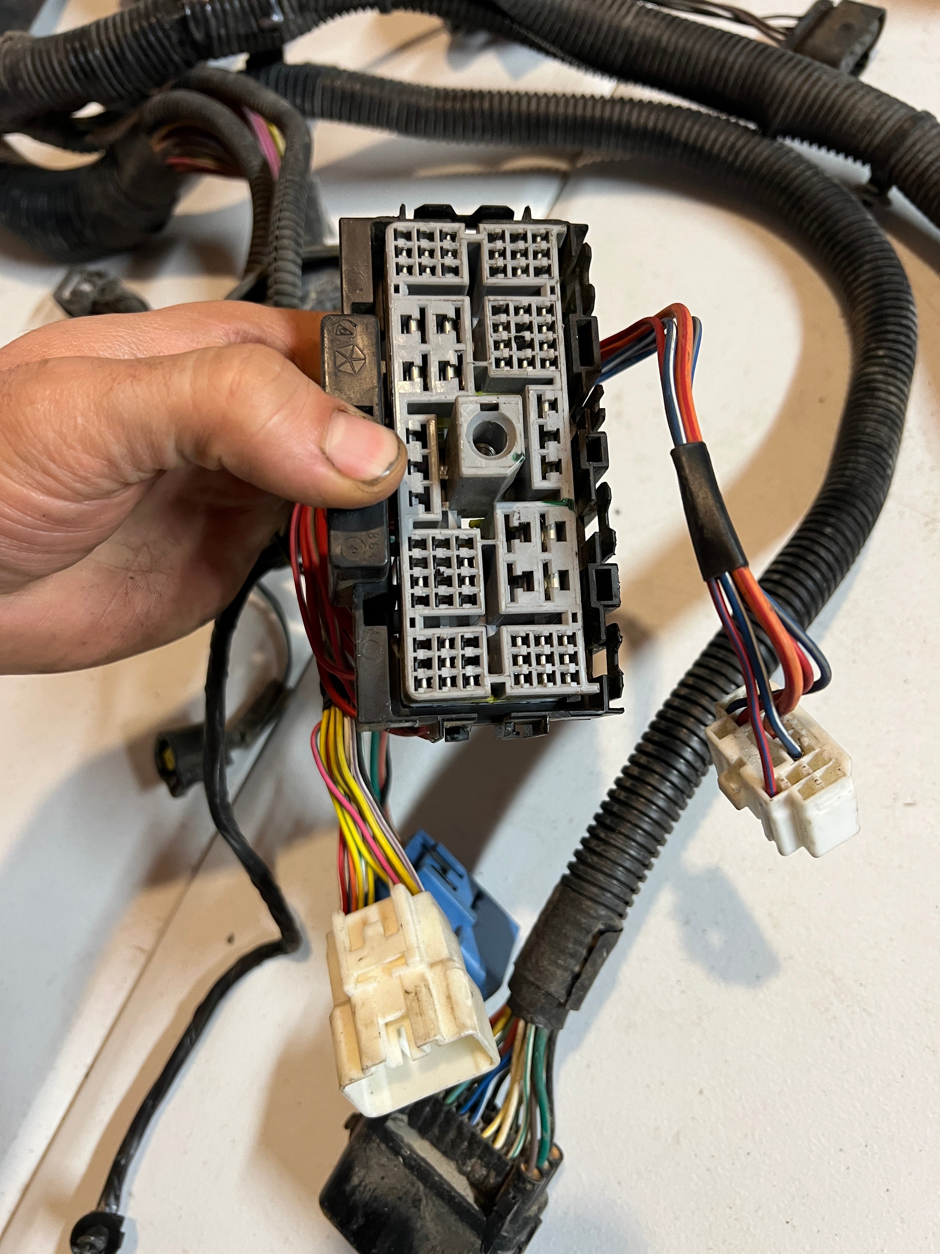 2005-2005 Dodge Ram 1500-3500 5.7L Hemi Engine Bay Wiring Harness