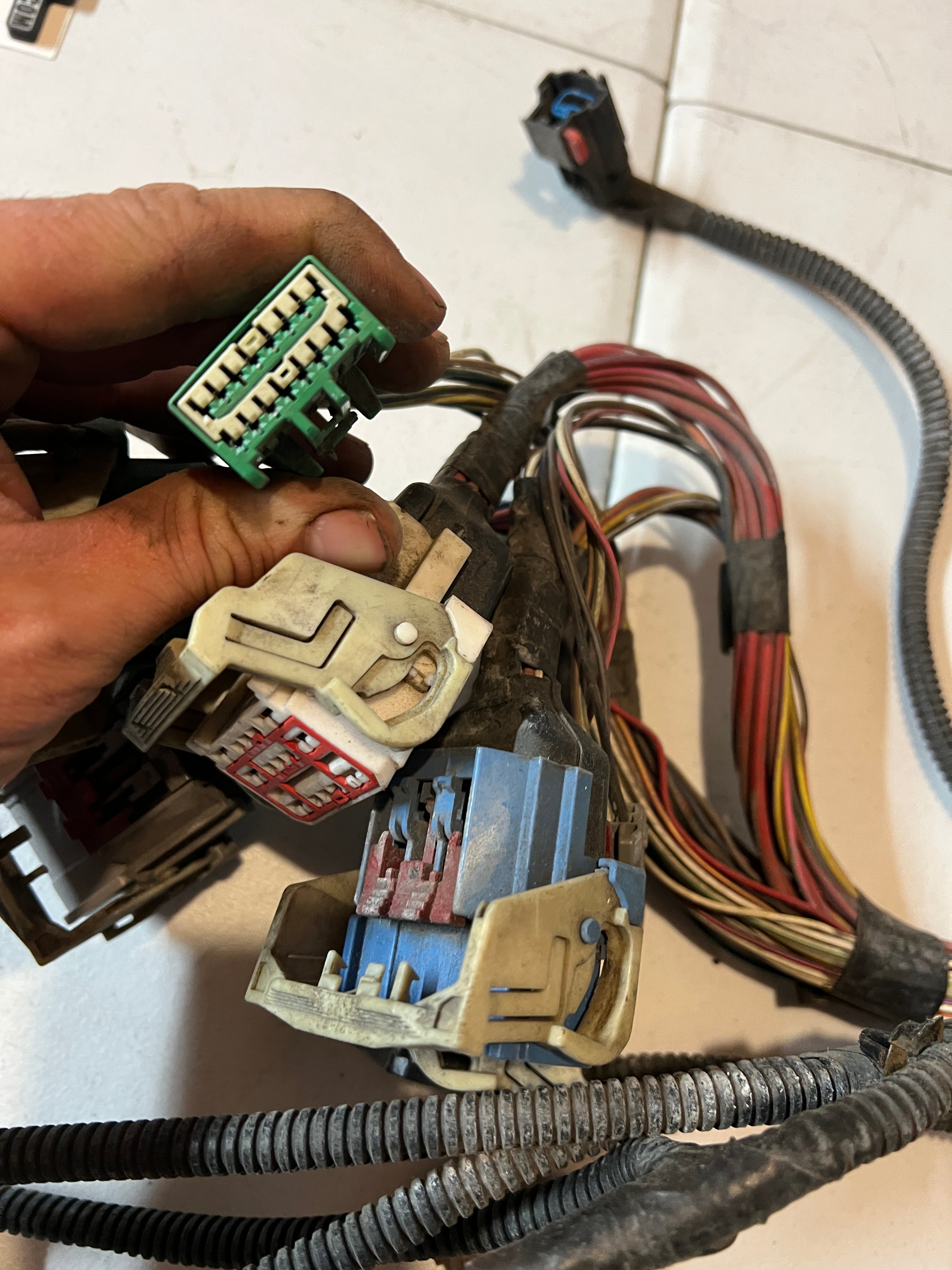 2005-2005 Dodge Ram 1500-3500 5.7L Hemi Engine Bay Wiring Harness