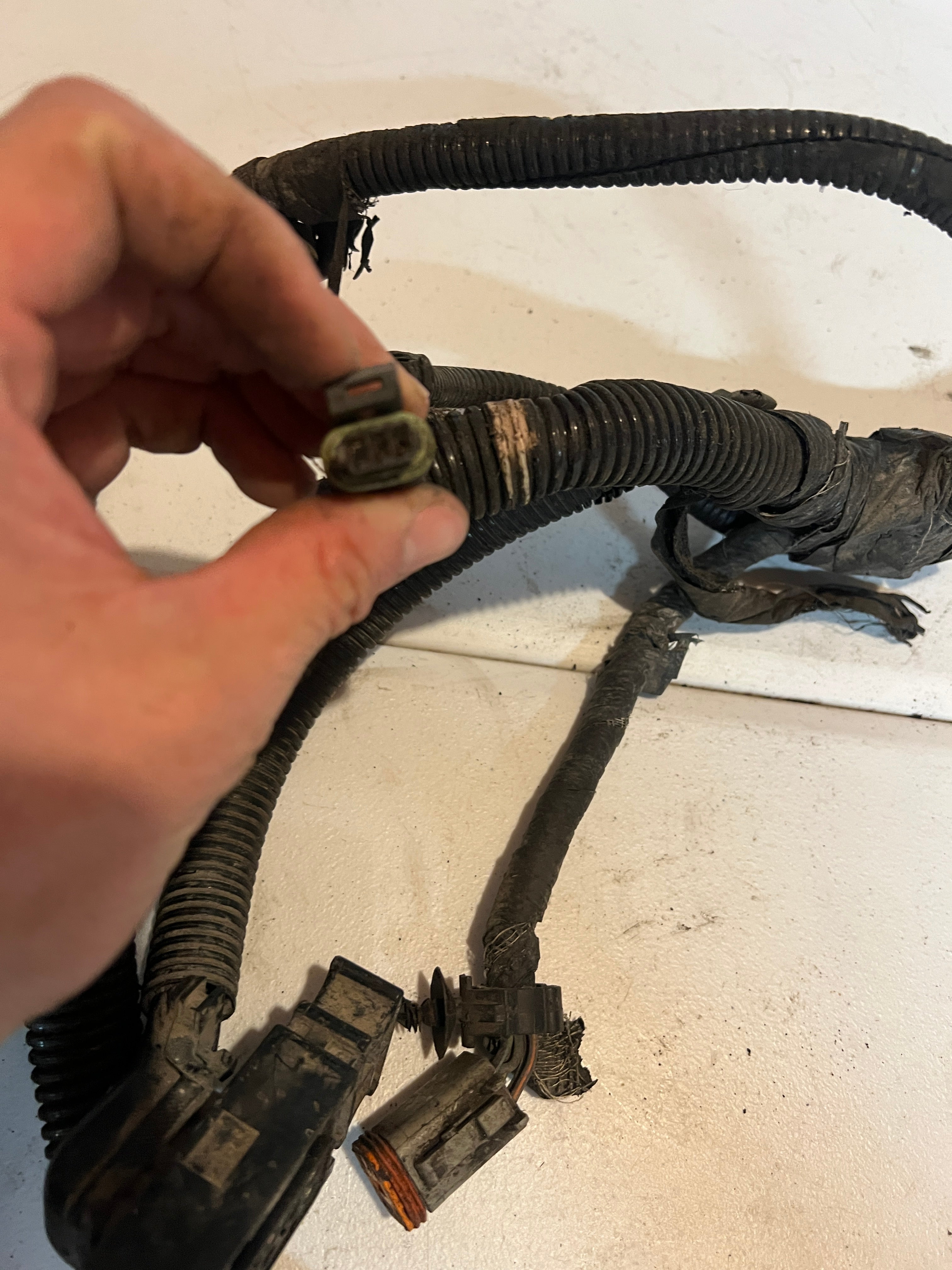 2000.5-2000.5 Dodge Ram 24 Valve 5.9L Cummins ECM Engine Wiring Harness