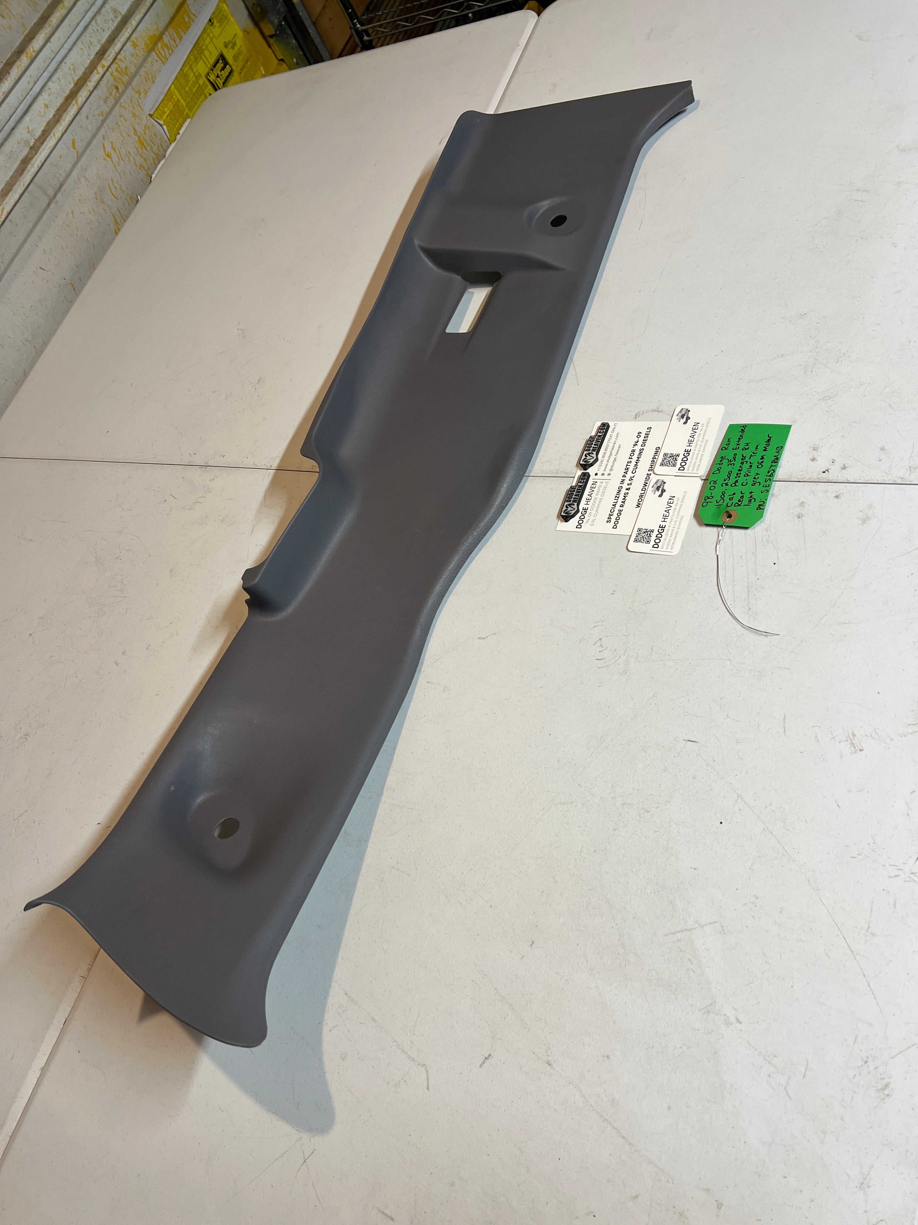 1998-2002 Dodge Ram 1500-3500 EXT Cab Rear C-Pillar Trim Light Grey RH