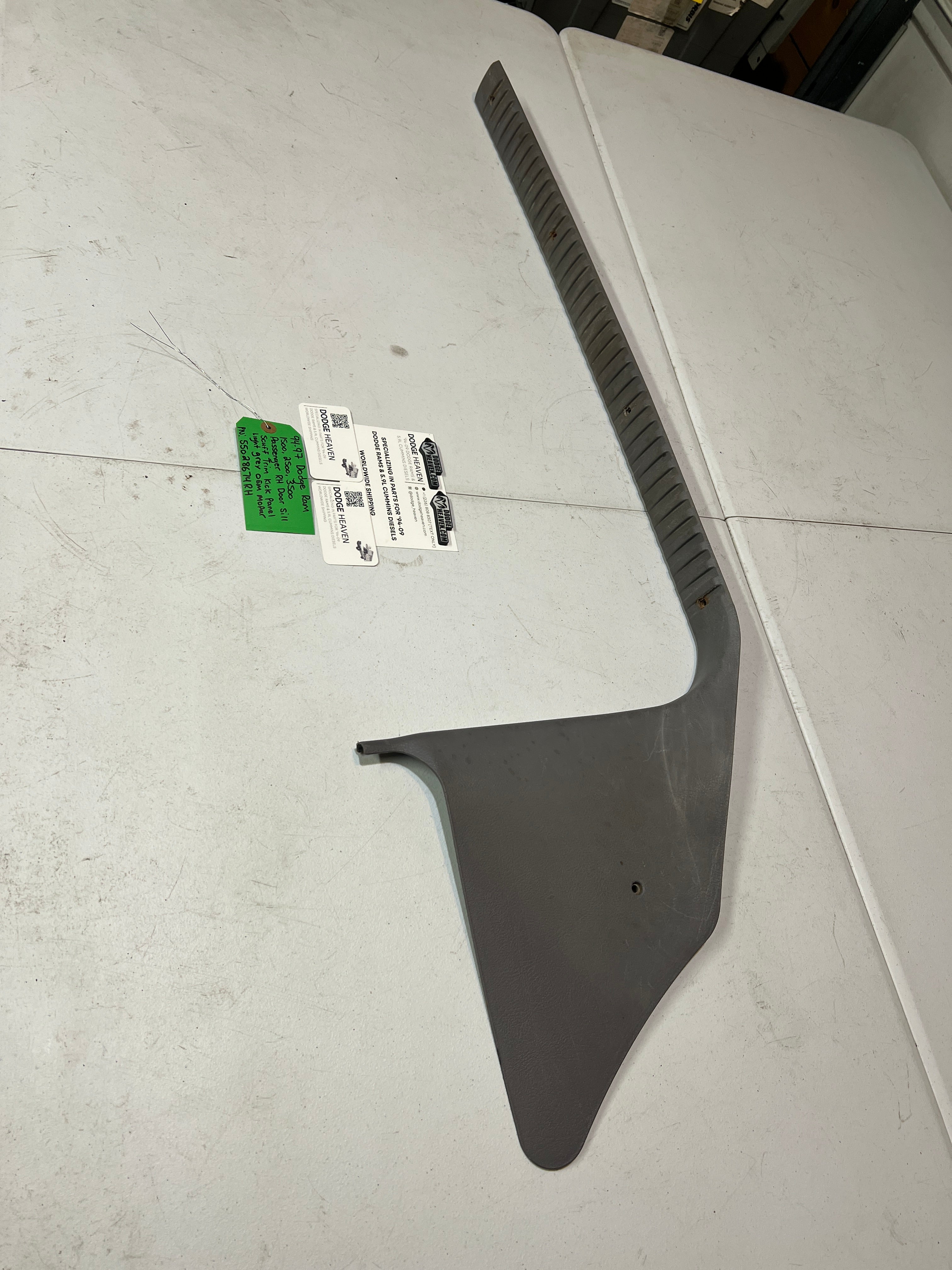 1994-1997 Dodge Ram 1500-3500 Passenger Door Sill Kick Panel Light Grey