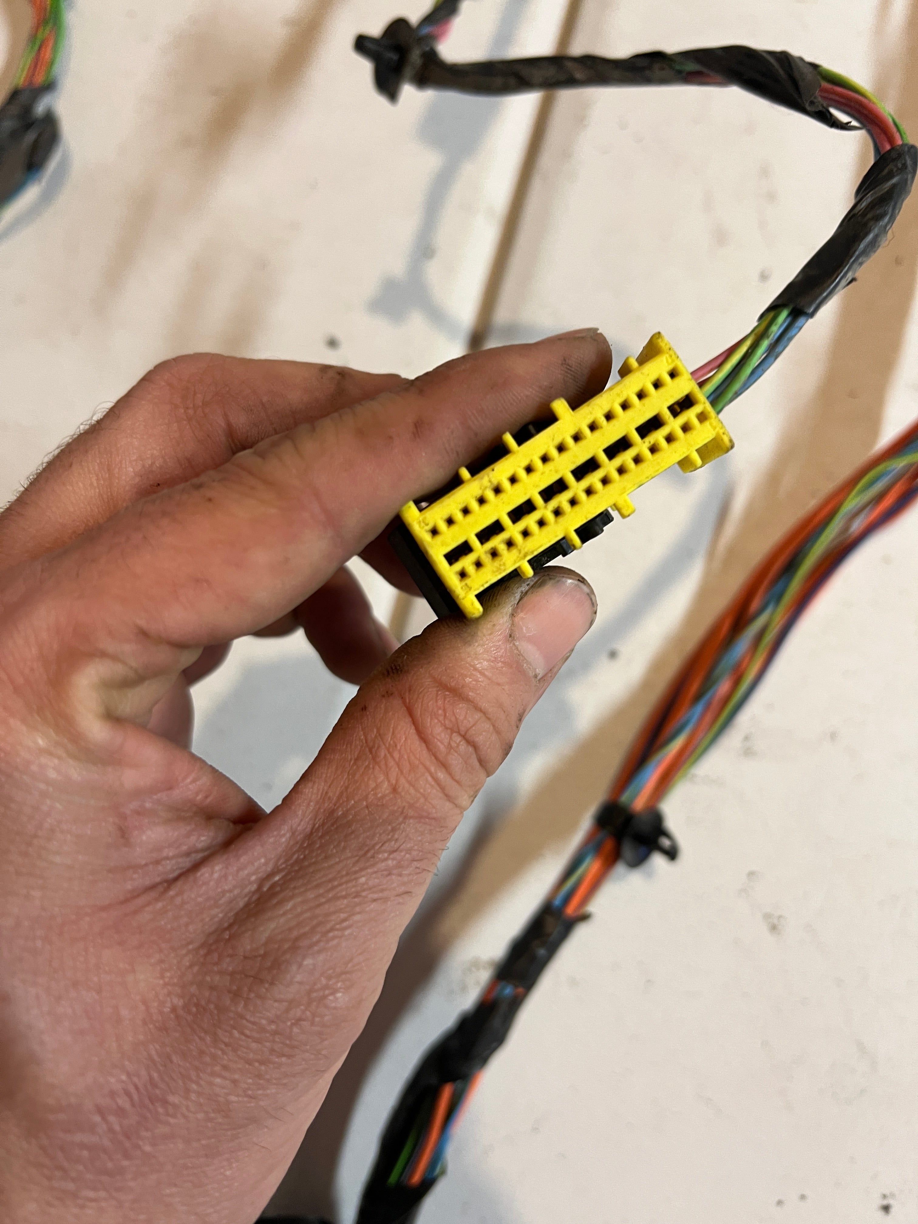 2005-2005 Dodge Ram 1500 2500 3500 Cab / Body Wiring Harness