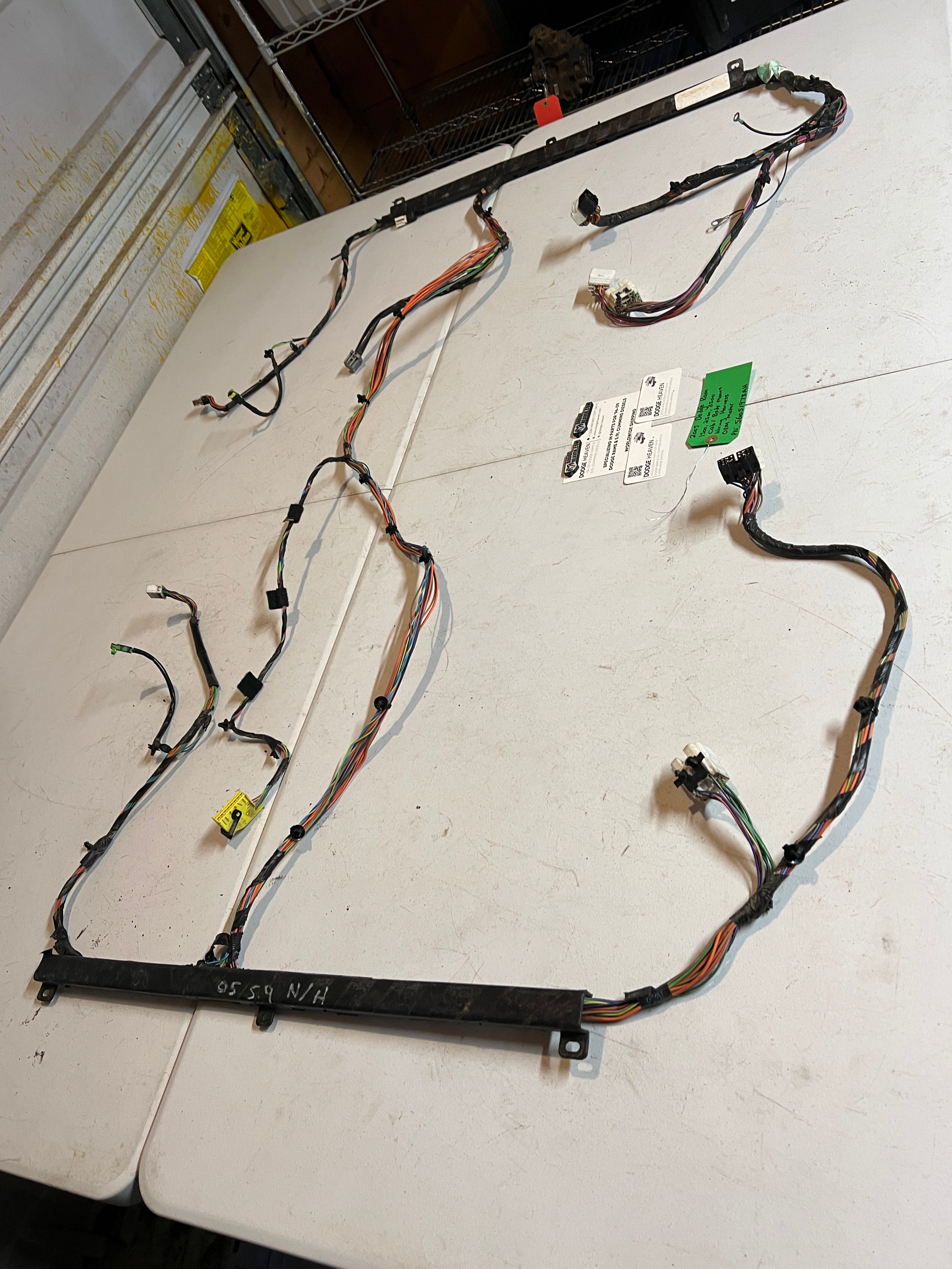 2005-2005 Dodge Ram 1500 2500 3500 Cab / Body Wiring Harness