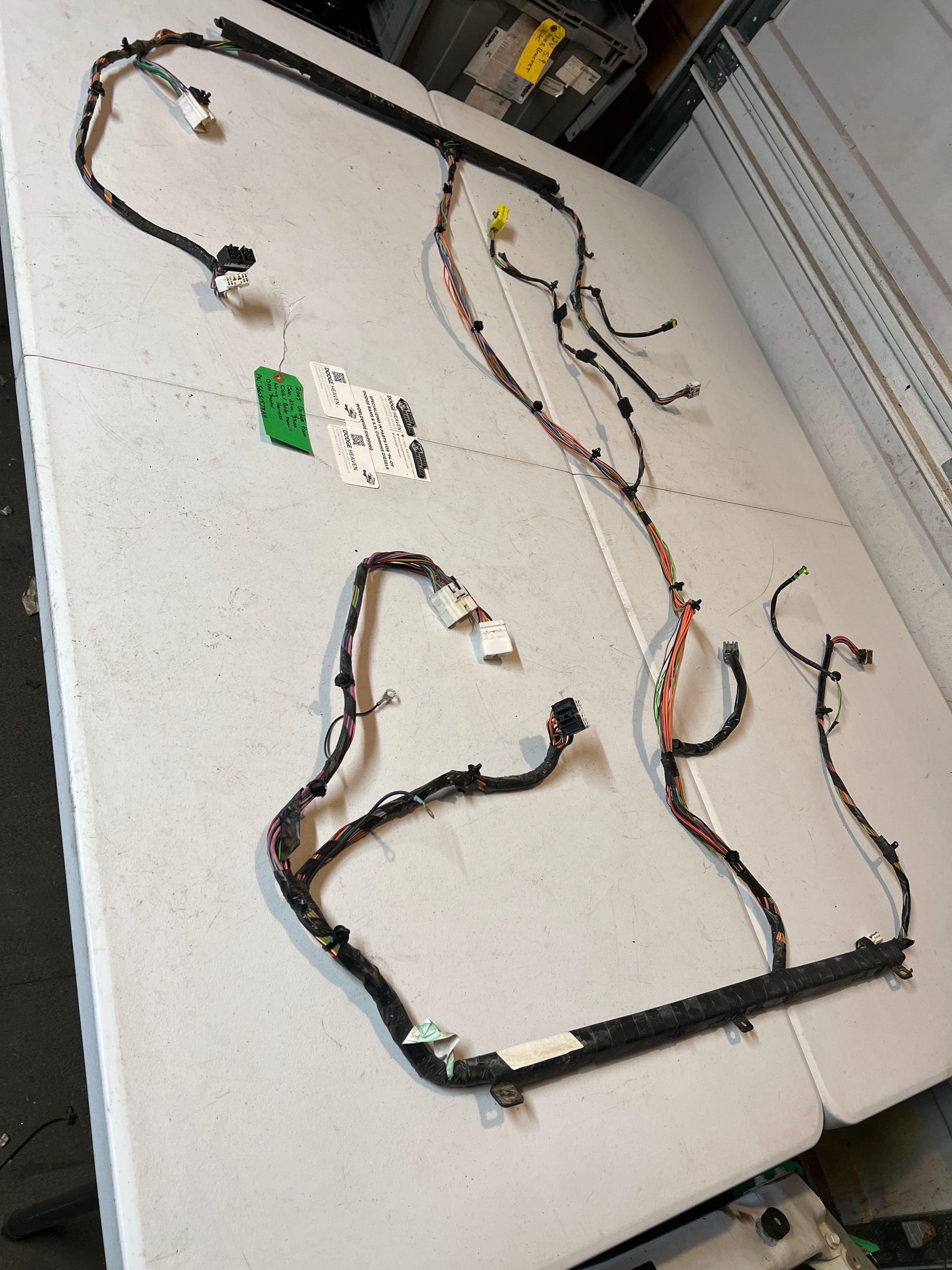 2005-2005 Dodge Ram 1500 2500 3500 Cab / Body Wiring Harness