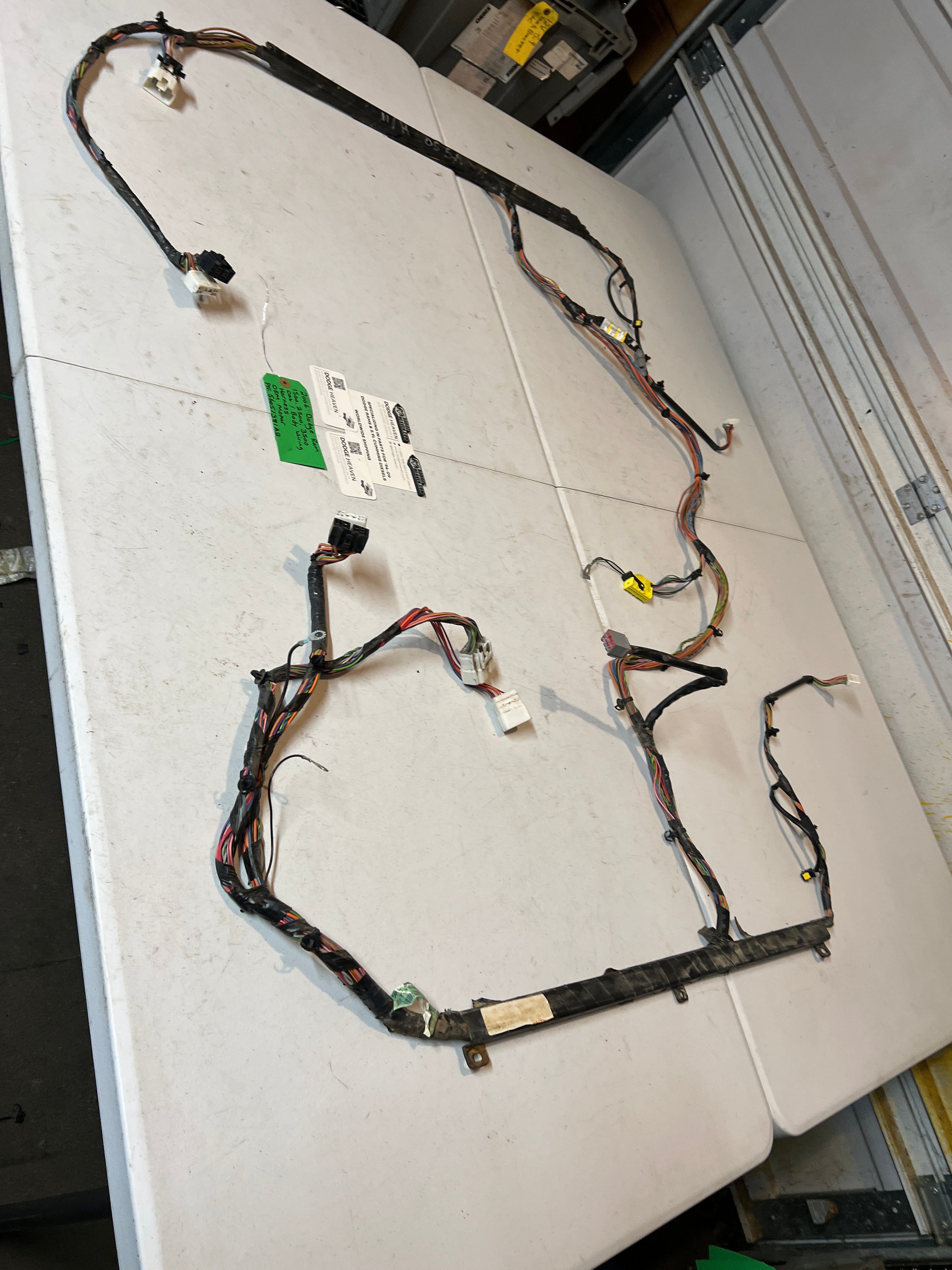 2006-2006 Dodge Ram 1500 2500 3500 Cab / Body Wiring Harness