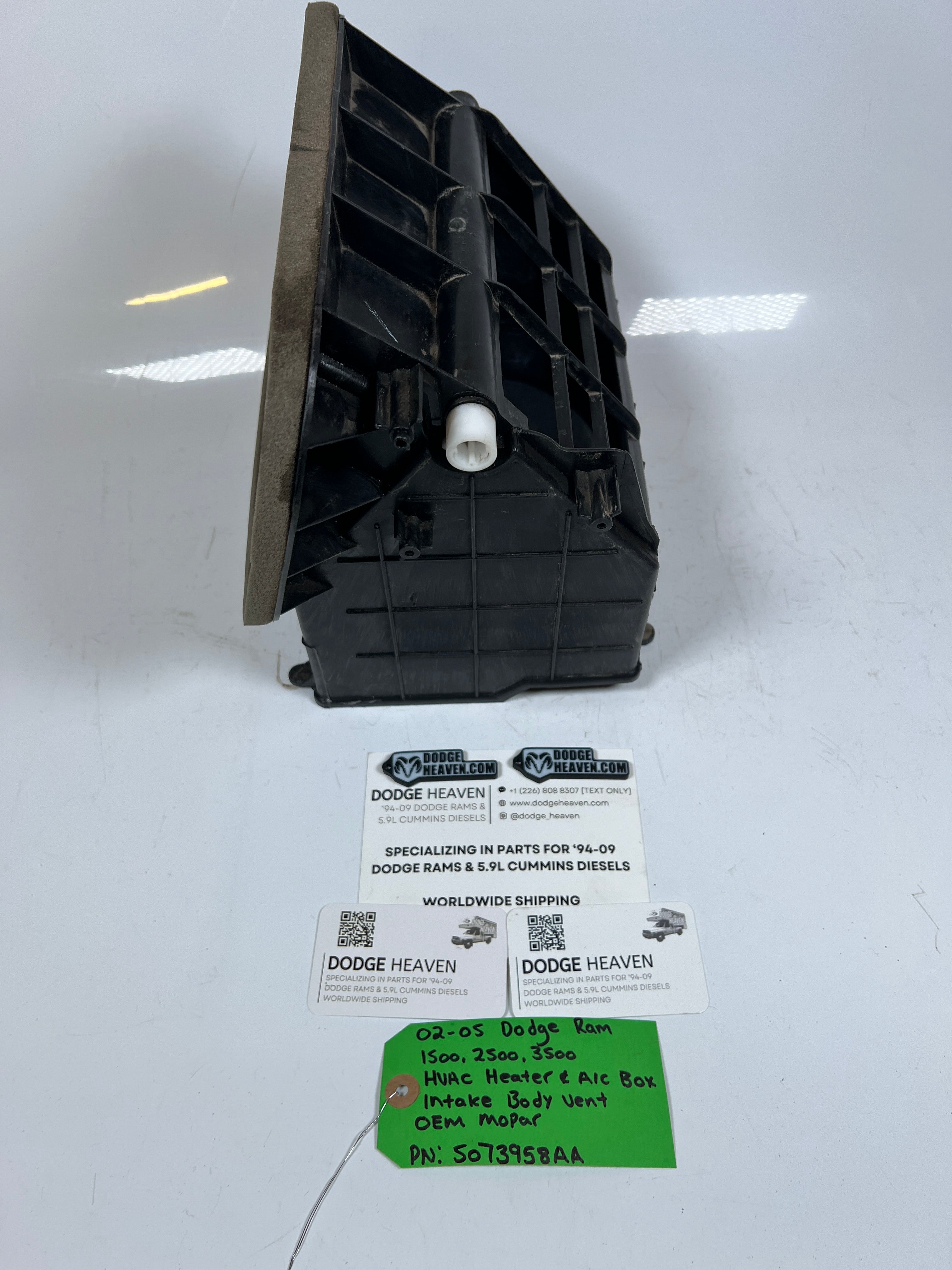 2002-2005 Dodge Ram 1500-3500 HVAC Heater & A/C Box Intake Vent