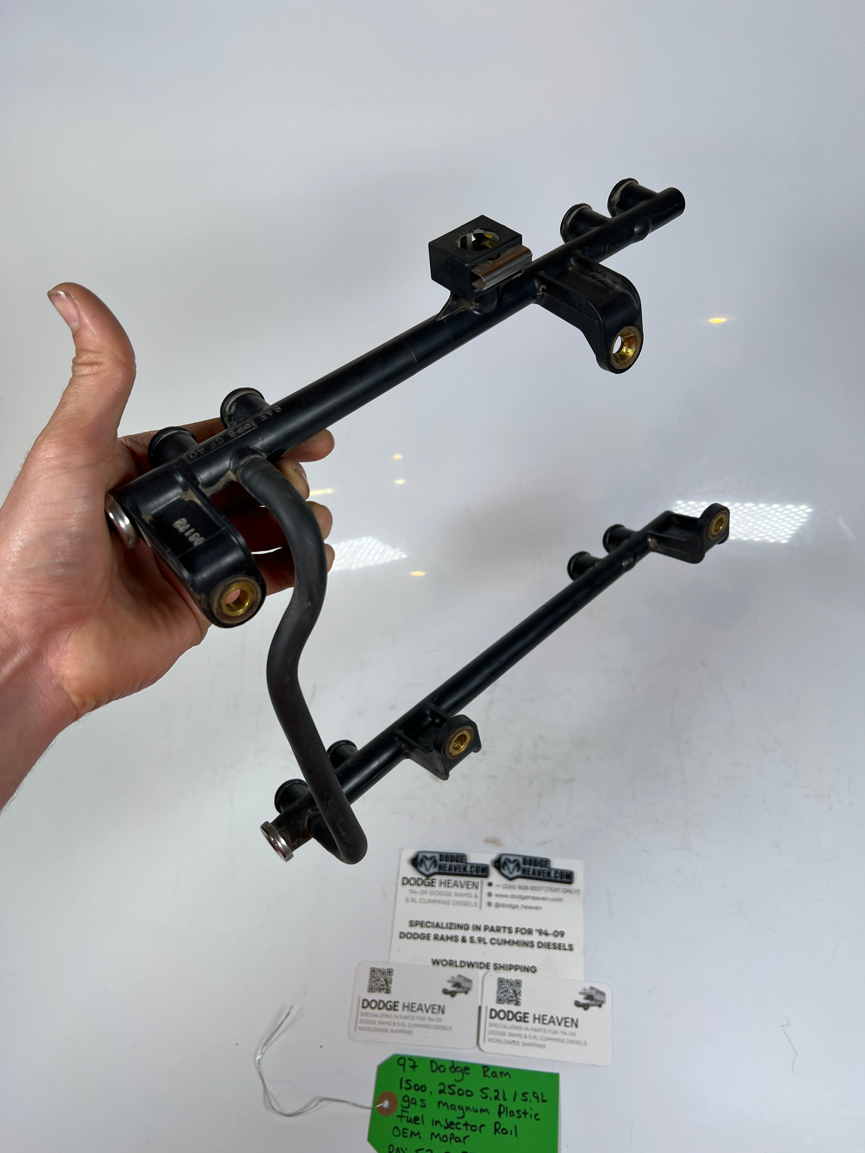 1997-1997 Dodge Ram 5.2L 5.9L Gas Magnum Plastic Fuel Injector Rail