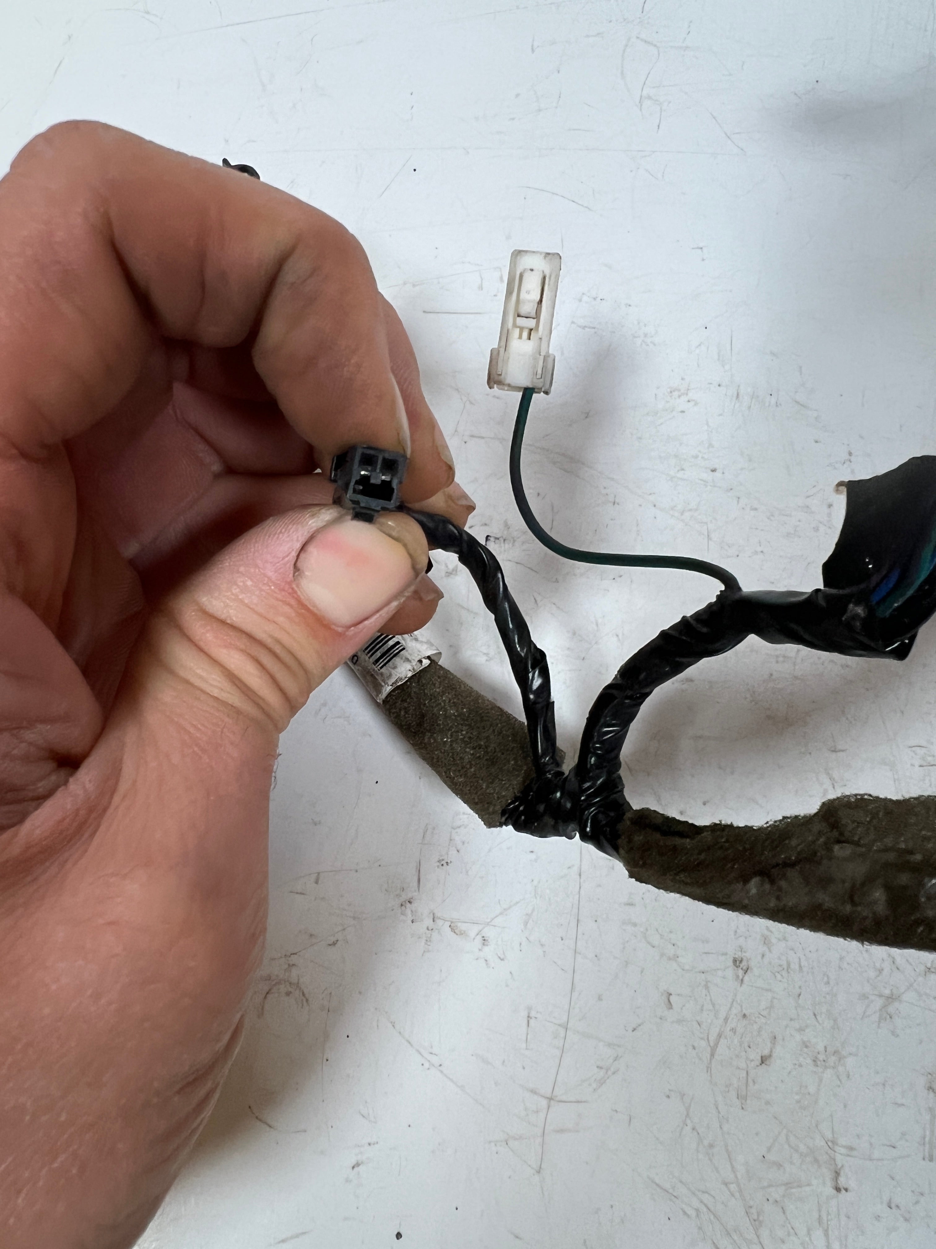 2003-2005 Dodge Ram 1500 2500 3500 Steering Wheel Control Harness with Radio Control (OEM)