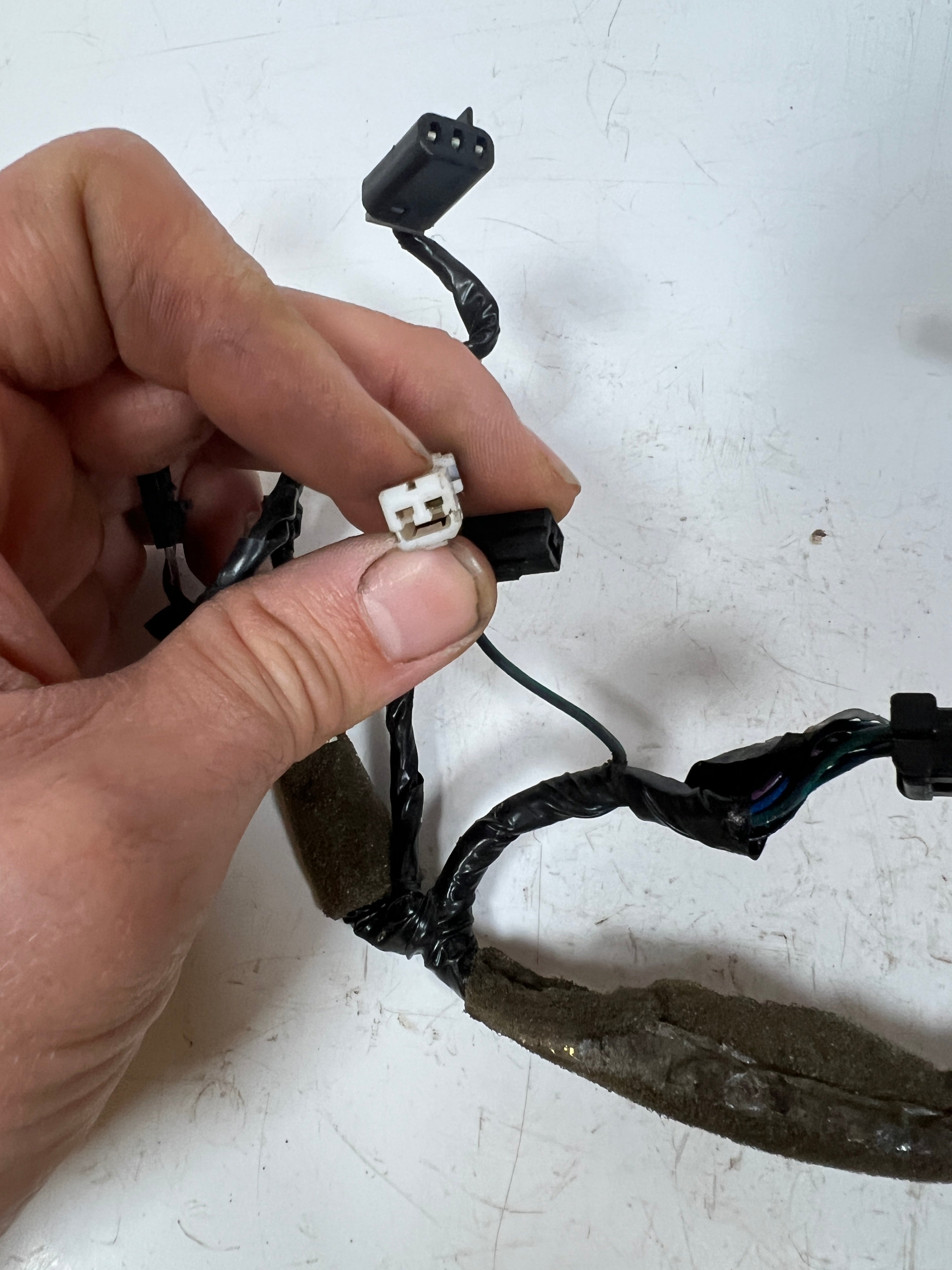 2003-2005 Dodge Ram 1500 2500 3500 Steering Wheel Control Harness with Radio Control (OEM)