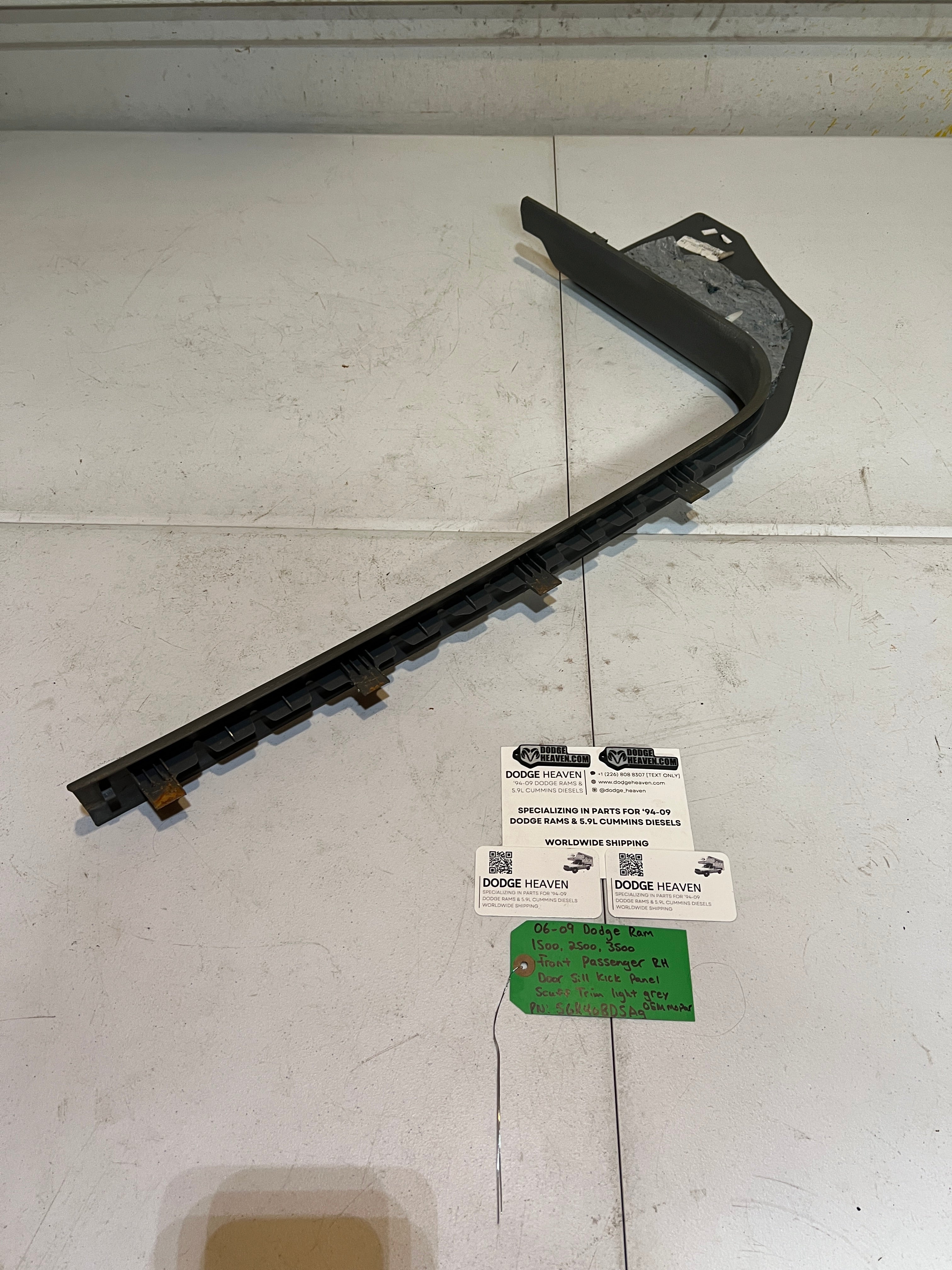2006-2009 Dodge Ram 1500-3500 Passenger Door Sill Kick Panel Light Grey