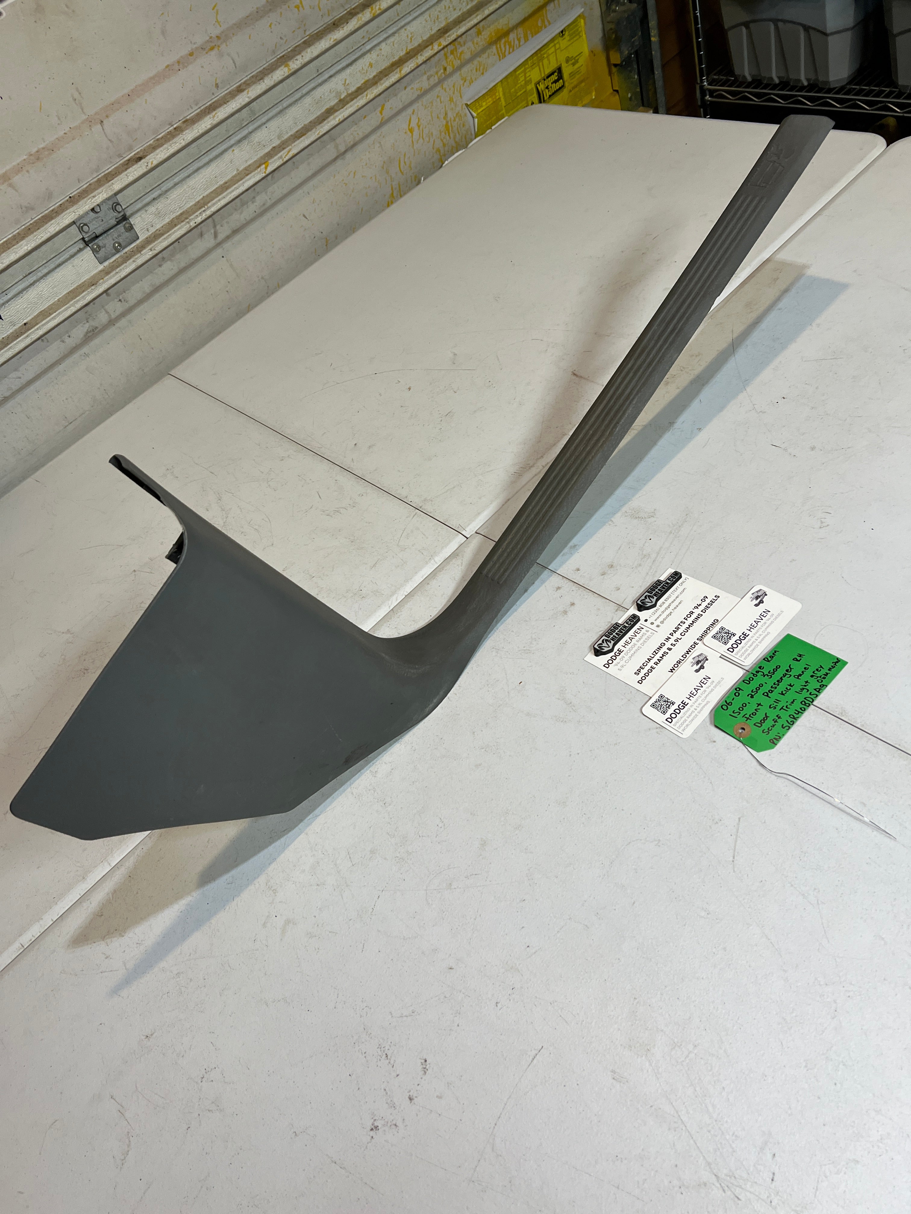 2006-2009 Dodge Ram 1500-3500 Passenger Door Sill Kick Panel Light Grey